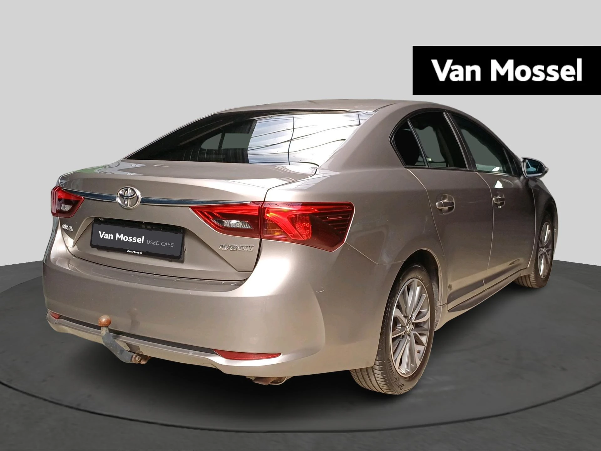 Toyota-Avensis-image-3
