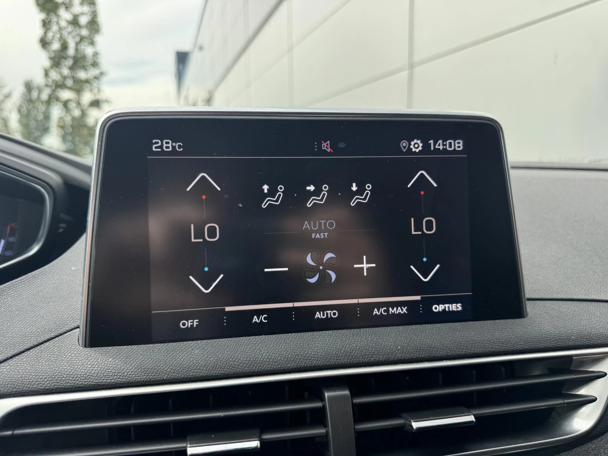 Peugeot-5008-image-12