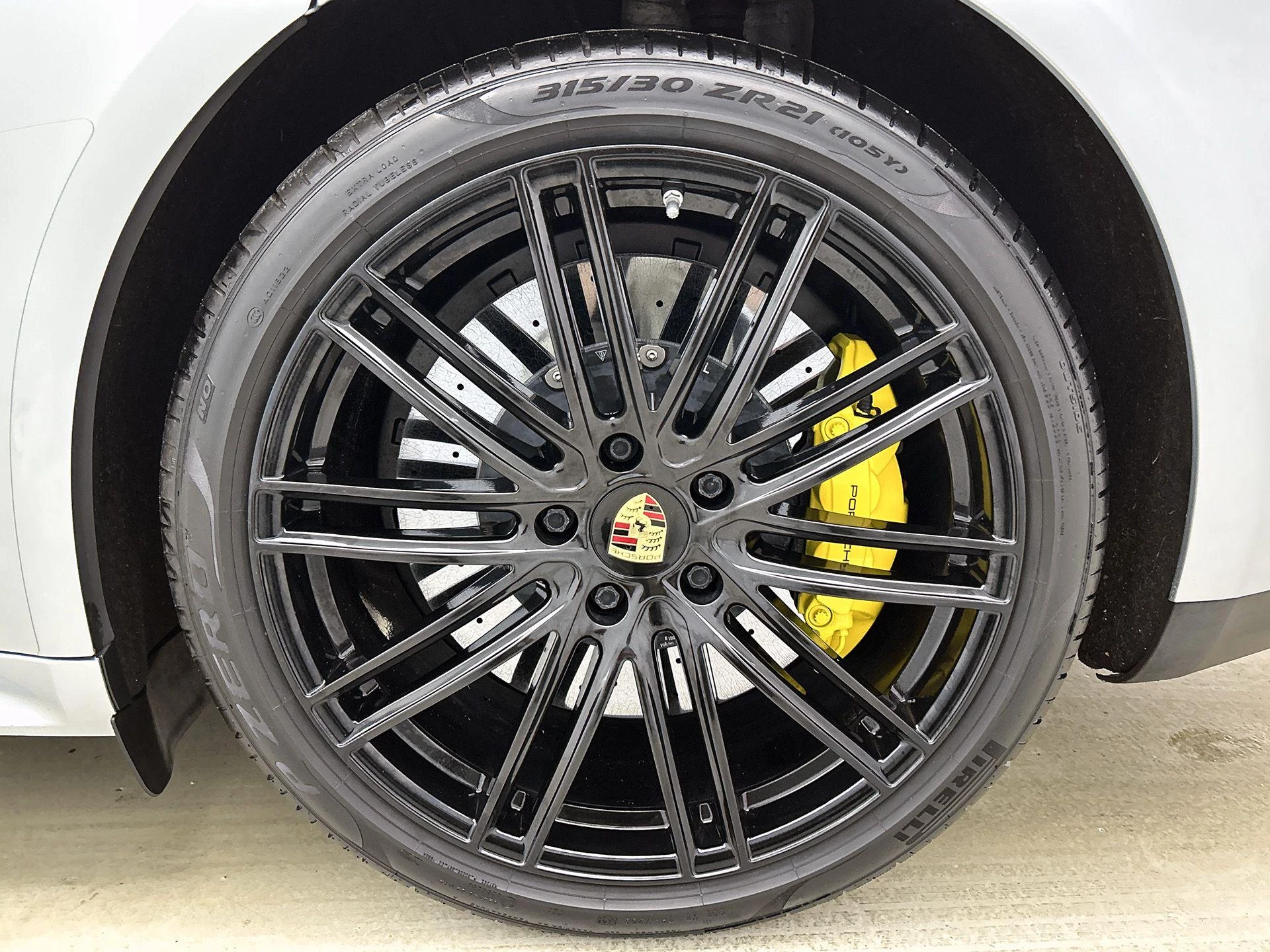 Porsche-Panamera-image-33