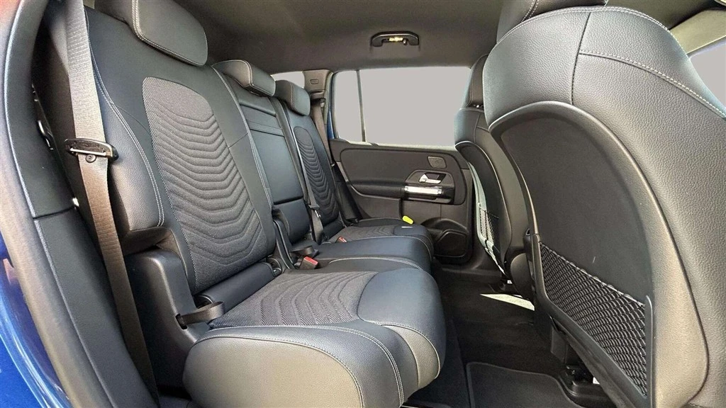 Mercedes-Benz-EQB-image-20