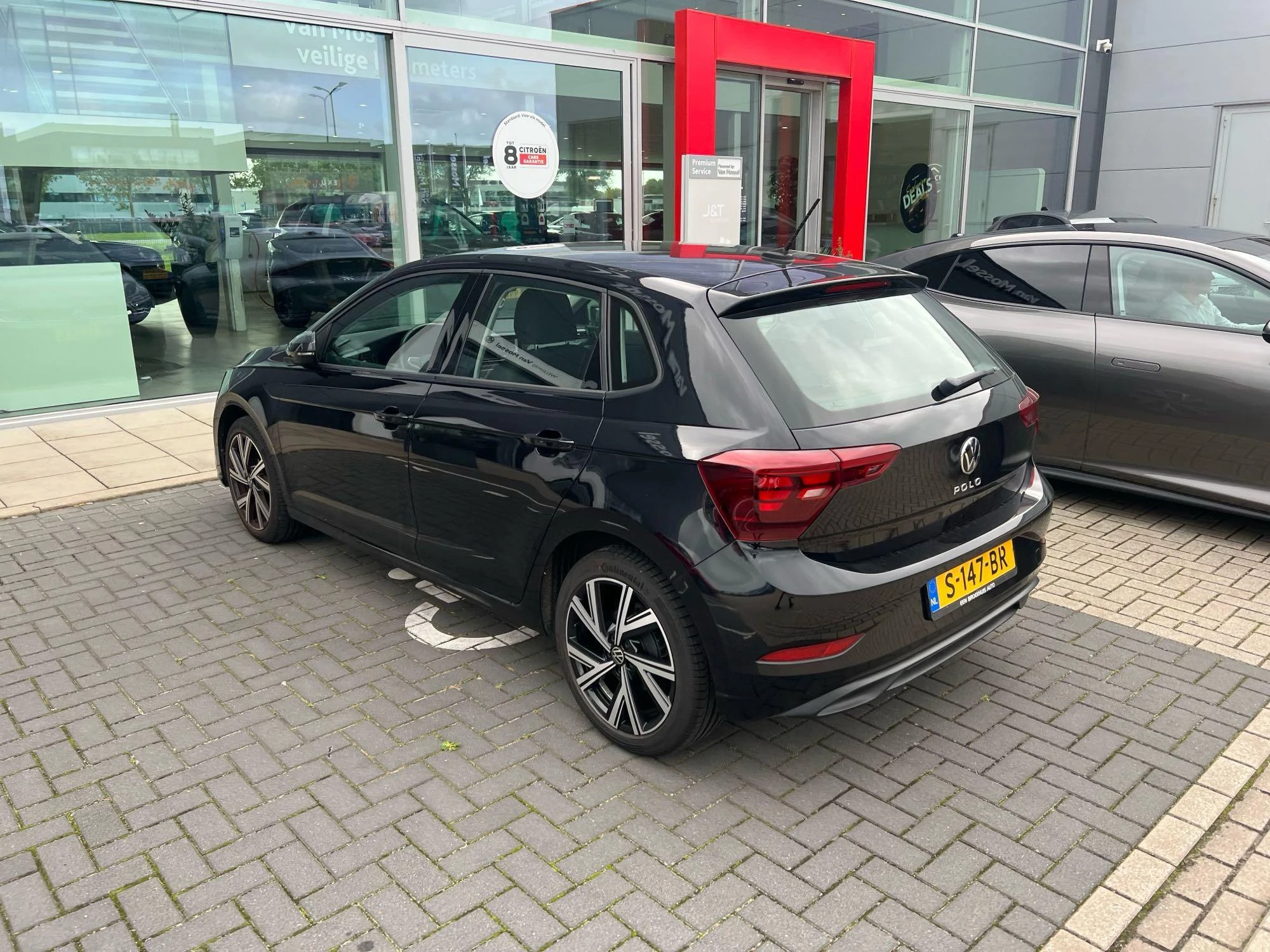 Volkswagen-Polo-image-1
