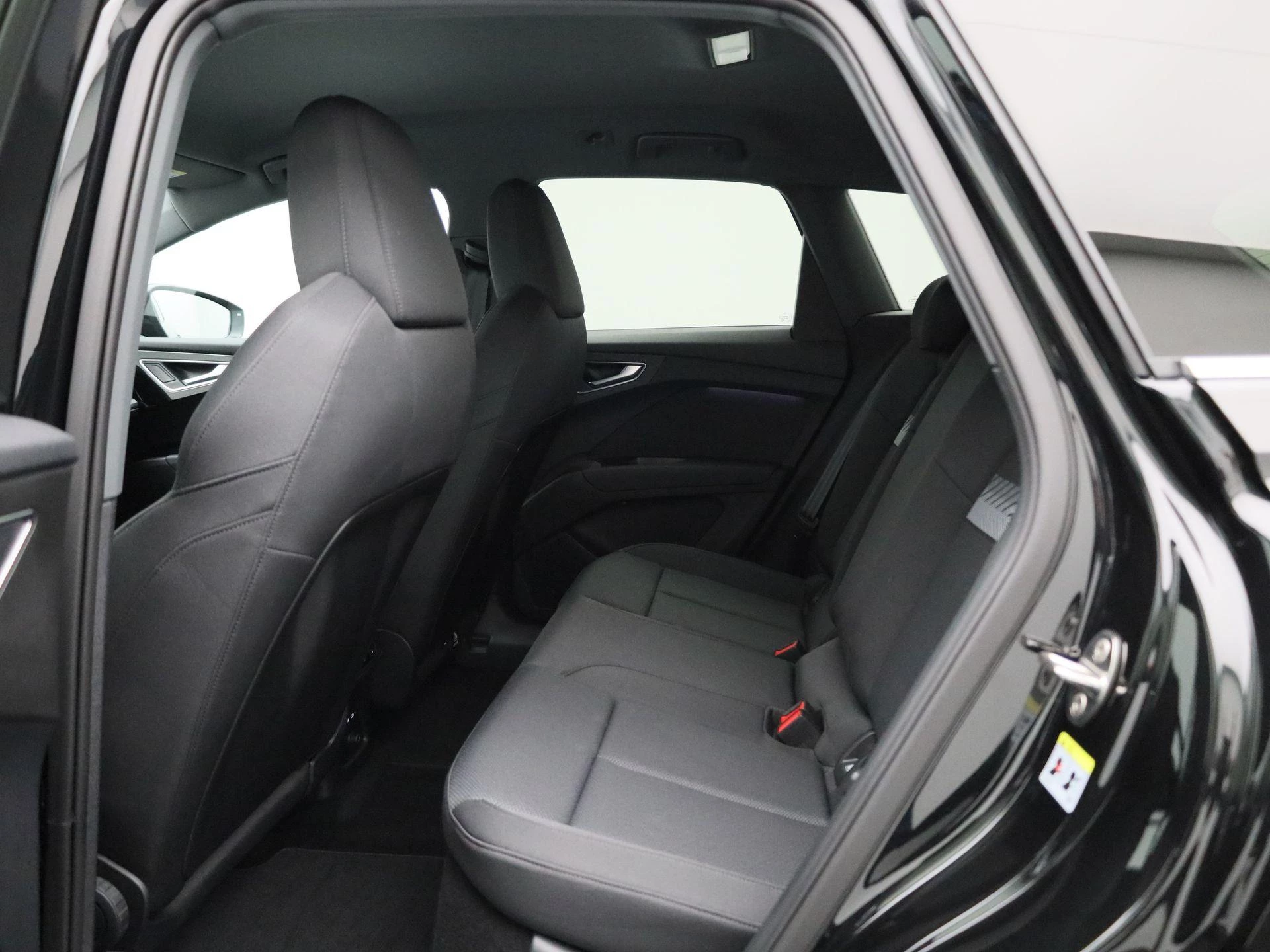 Audi-Q4 e-tron-image-9