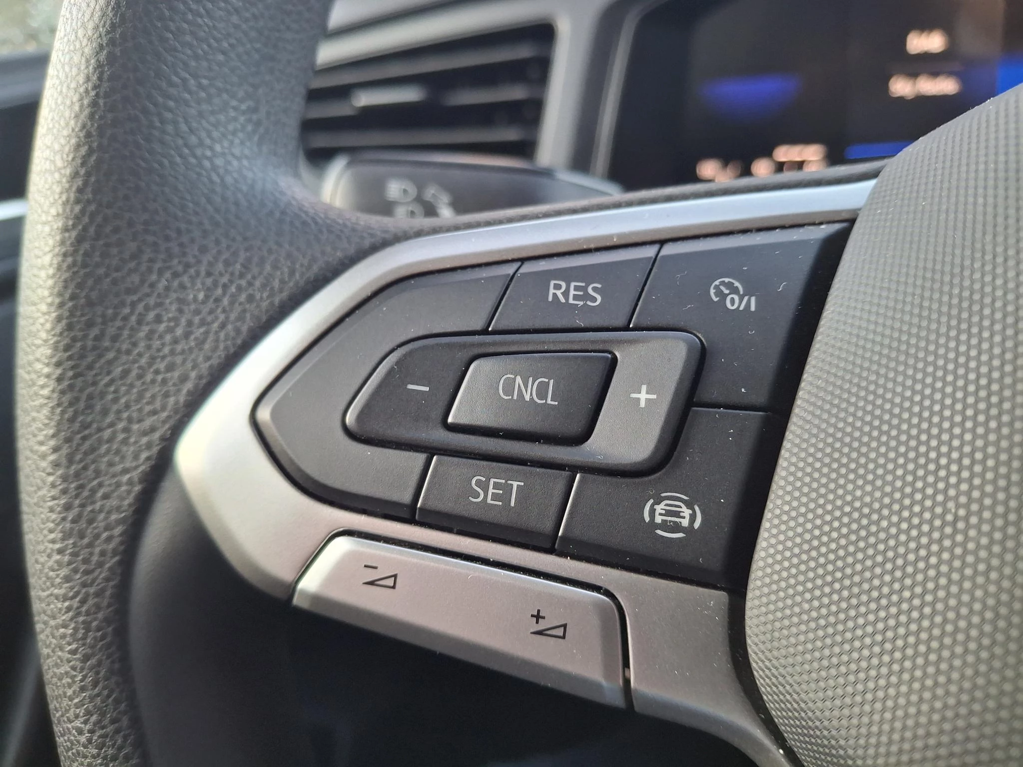 Volkswagen-Polo-image-13