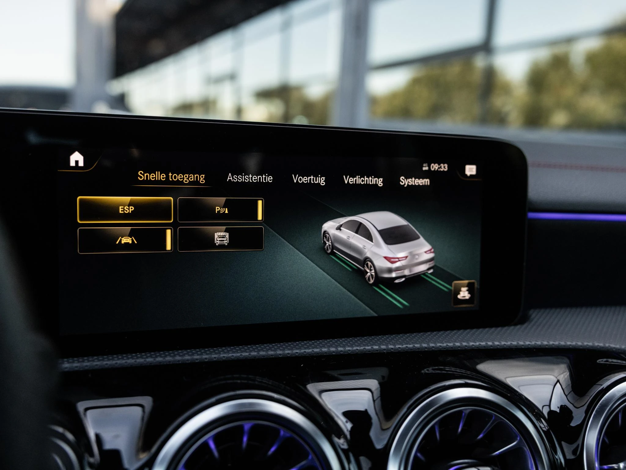 Mercedes-Benz-CLA-image-39