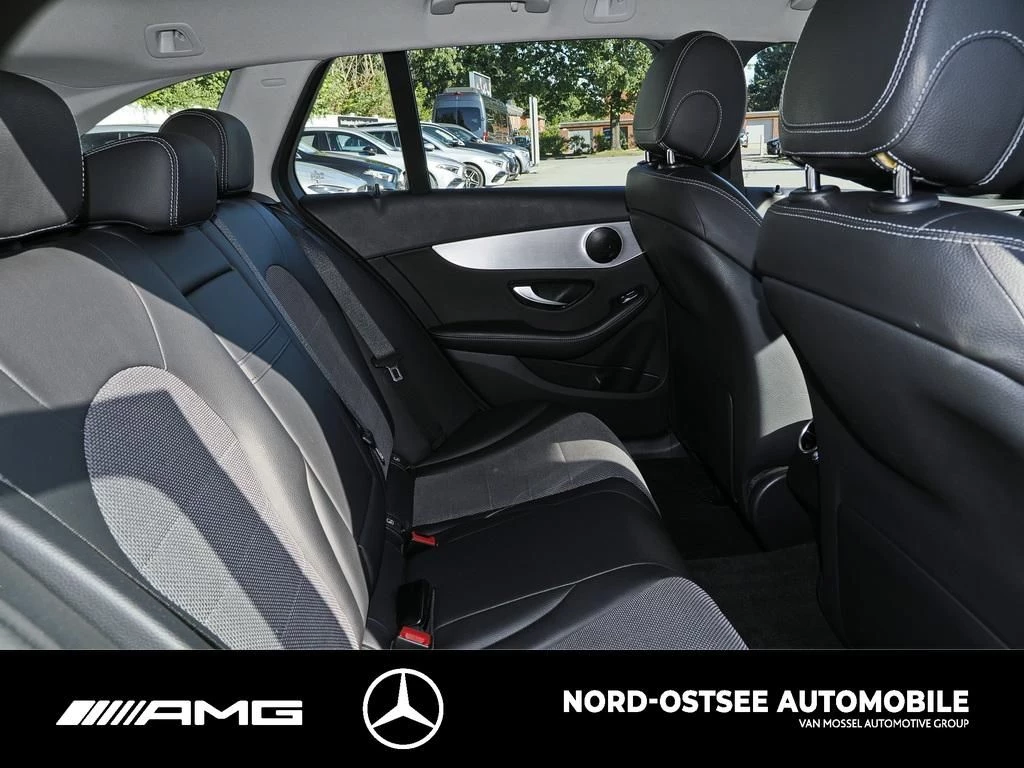 Mercedes-Benz C-Klasse 300 T de AVANTGARDE NAVI AHK 360 LED SITZH AVANTGARDE