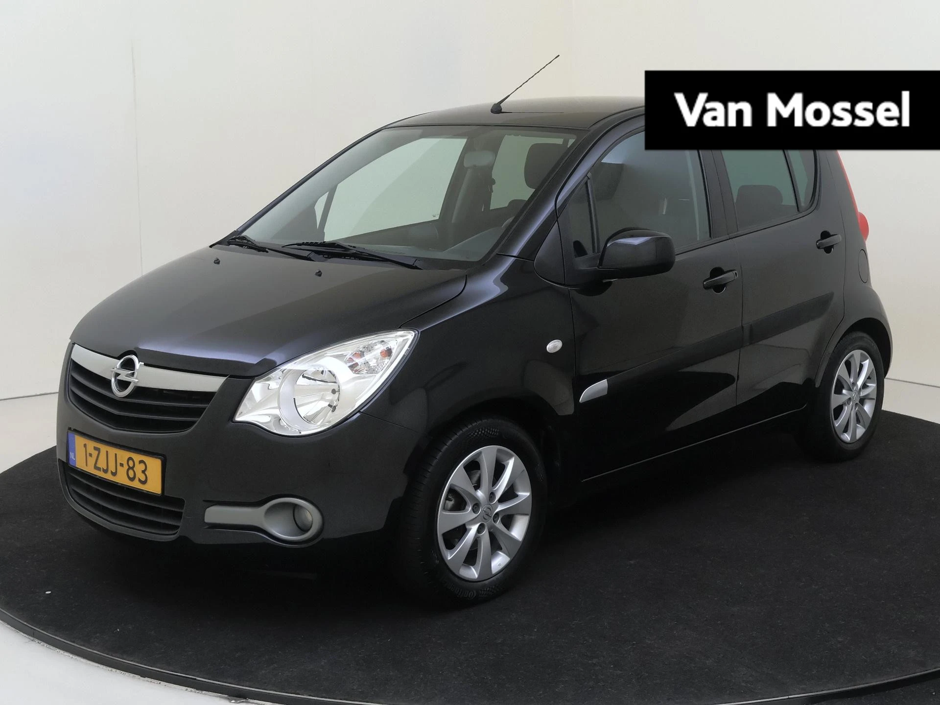 Opel-Agila-image-0