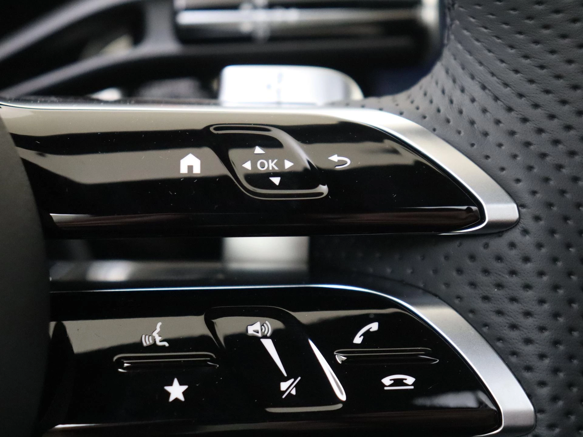 Mercedes-Benz-E-Klasse-image-13