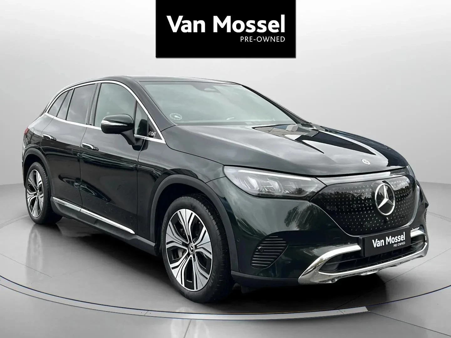 Mercedes-Benz-EQE-image-2