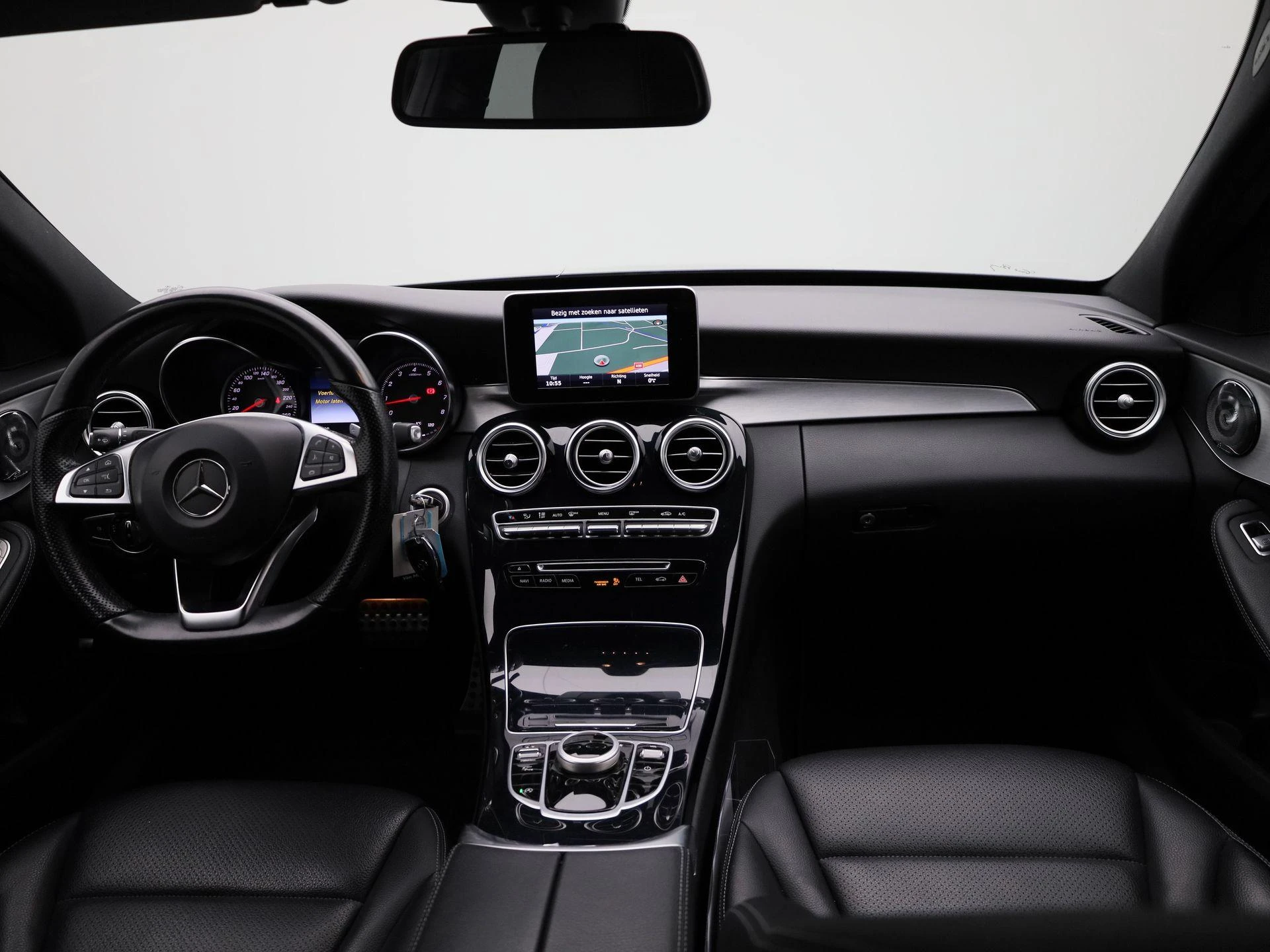 Mercedes-Benz-C-Klasse-image-34