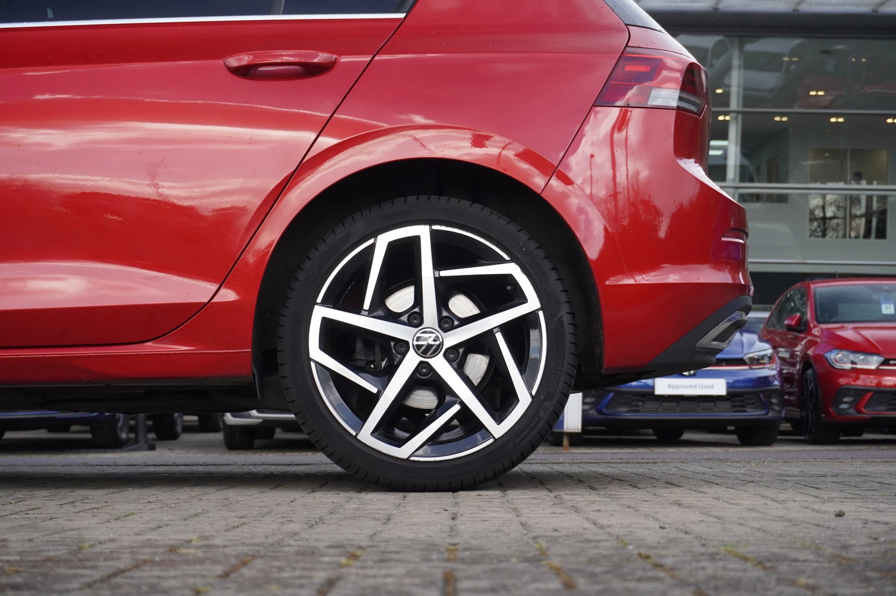Volkswagen-Golf-image-20