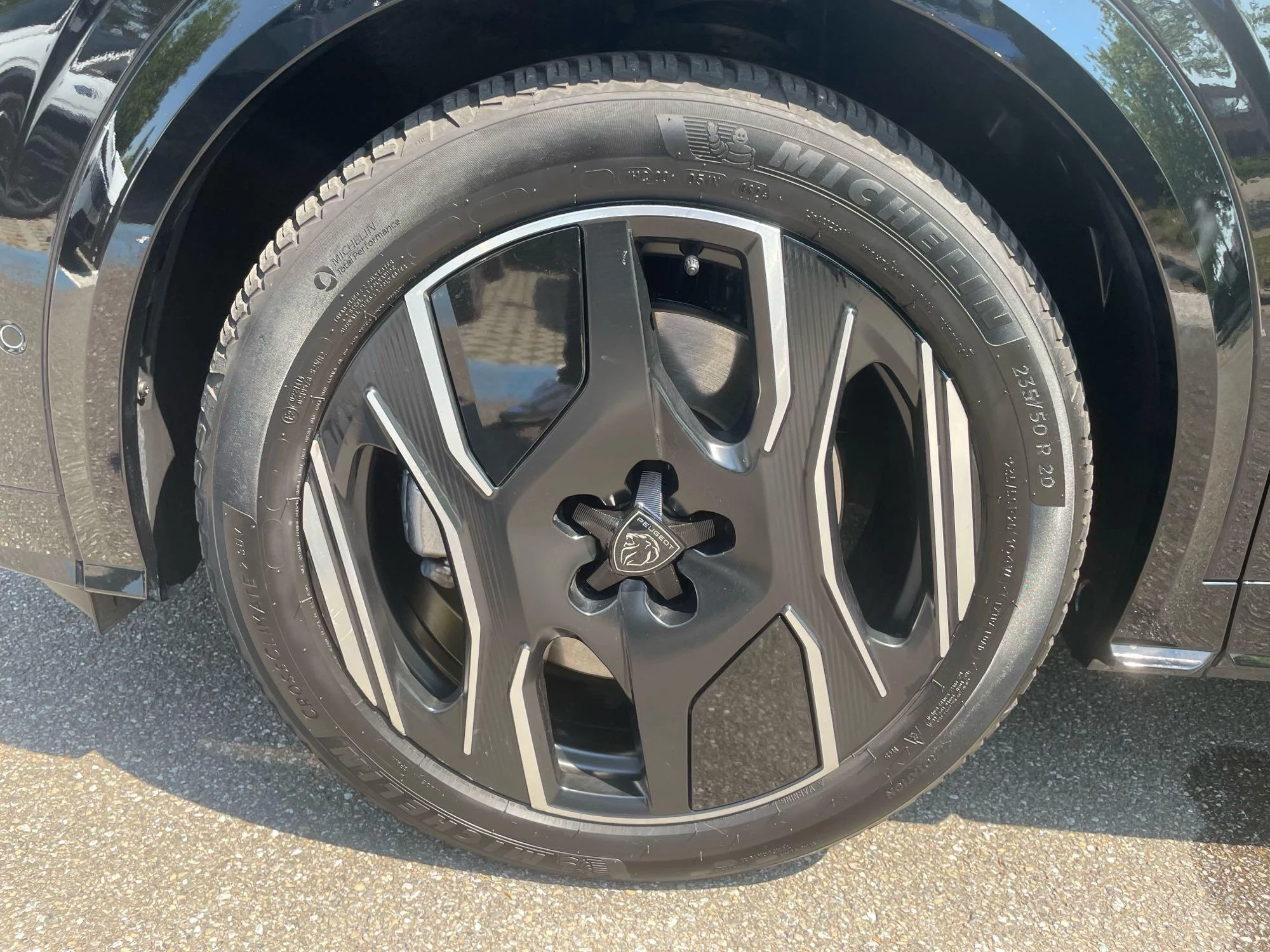 Peugeot e-3008 e-3008 210 GT