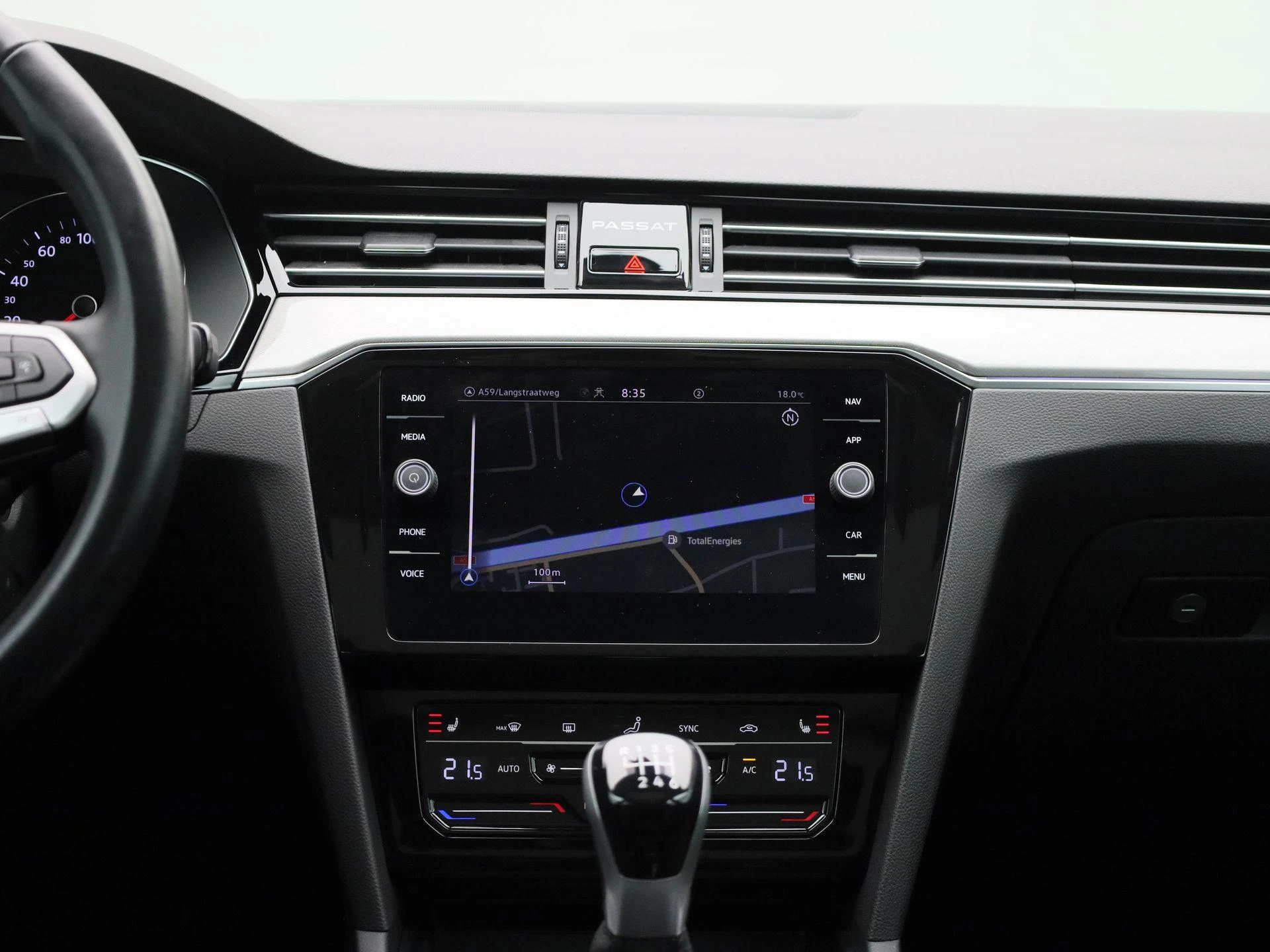 Volkswagen-Passat-image-8