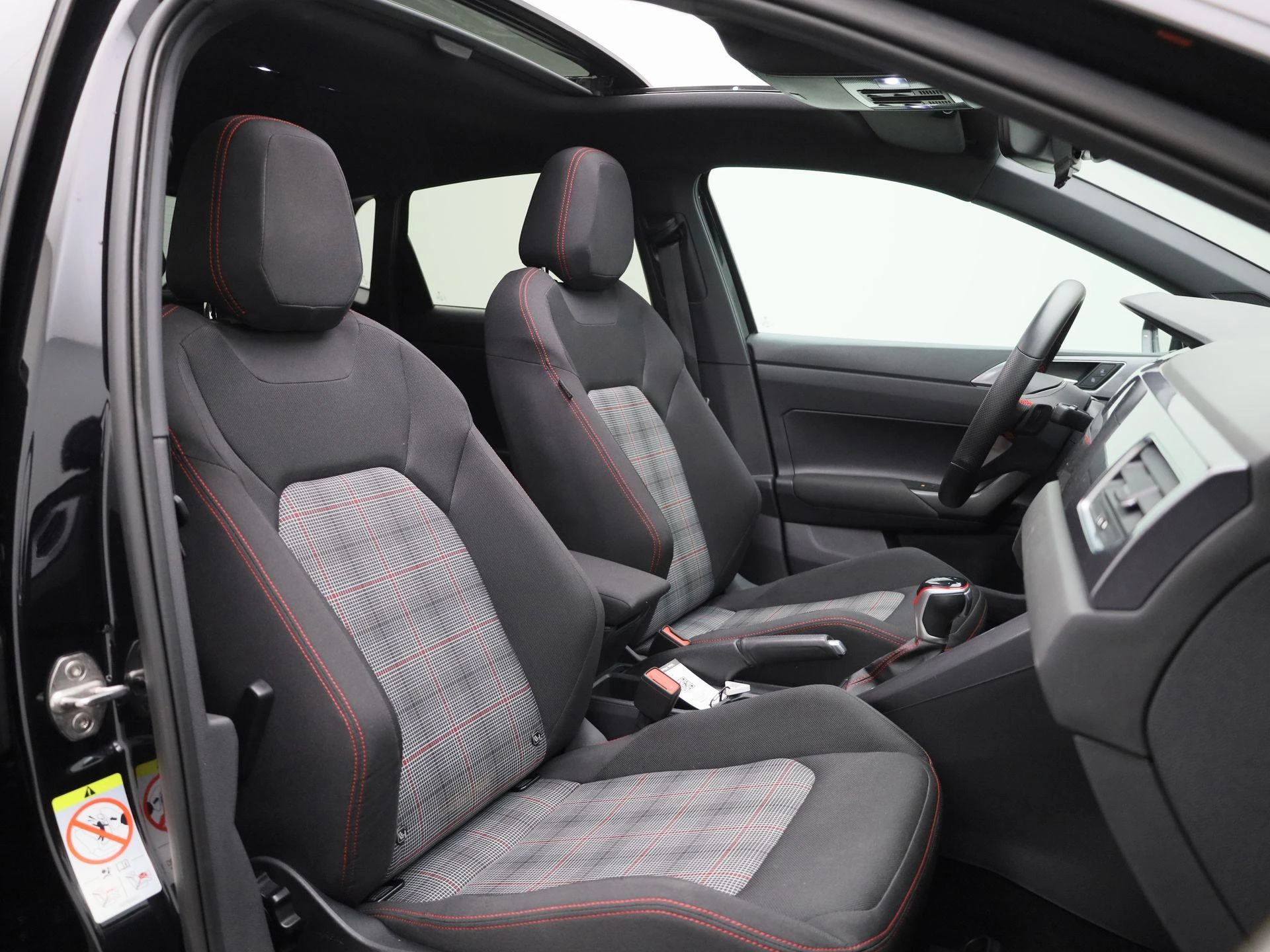 Volkswagen-Polo-image-34