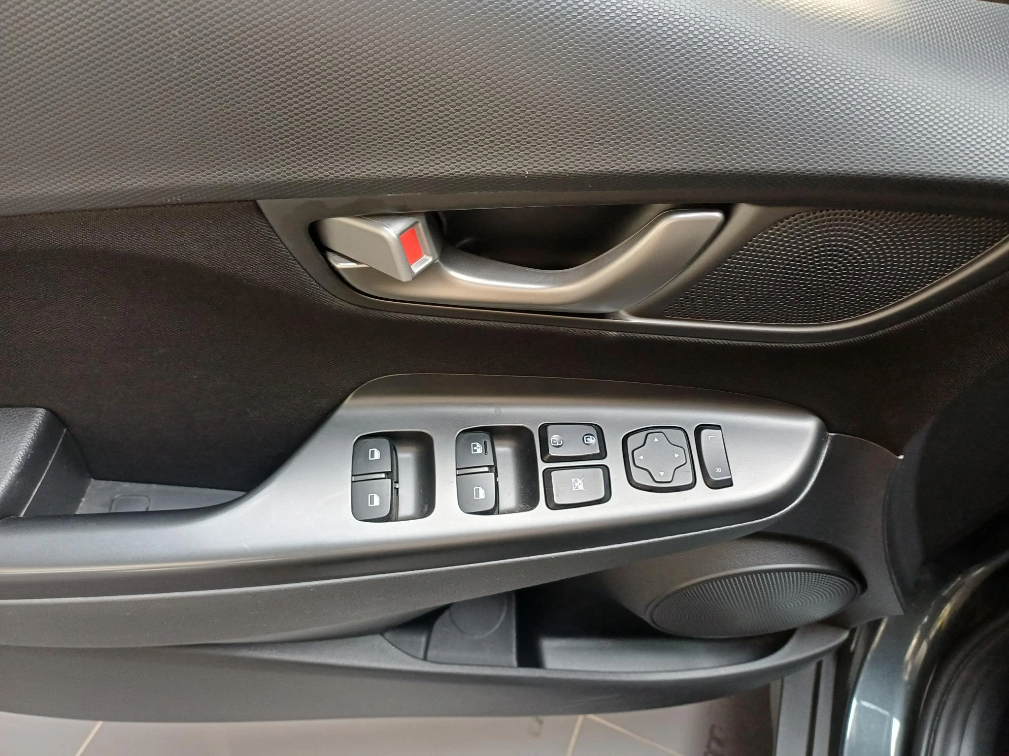 Hyundai-Kona-image-12