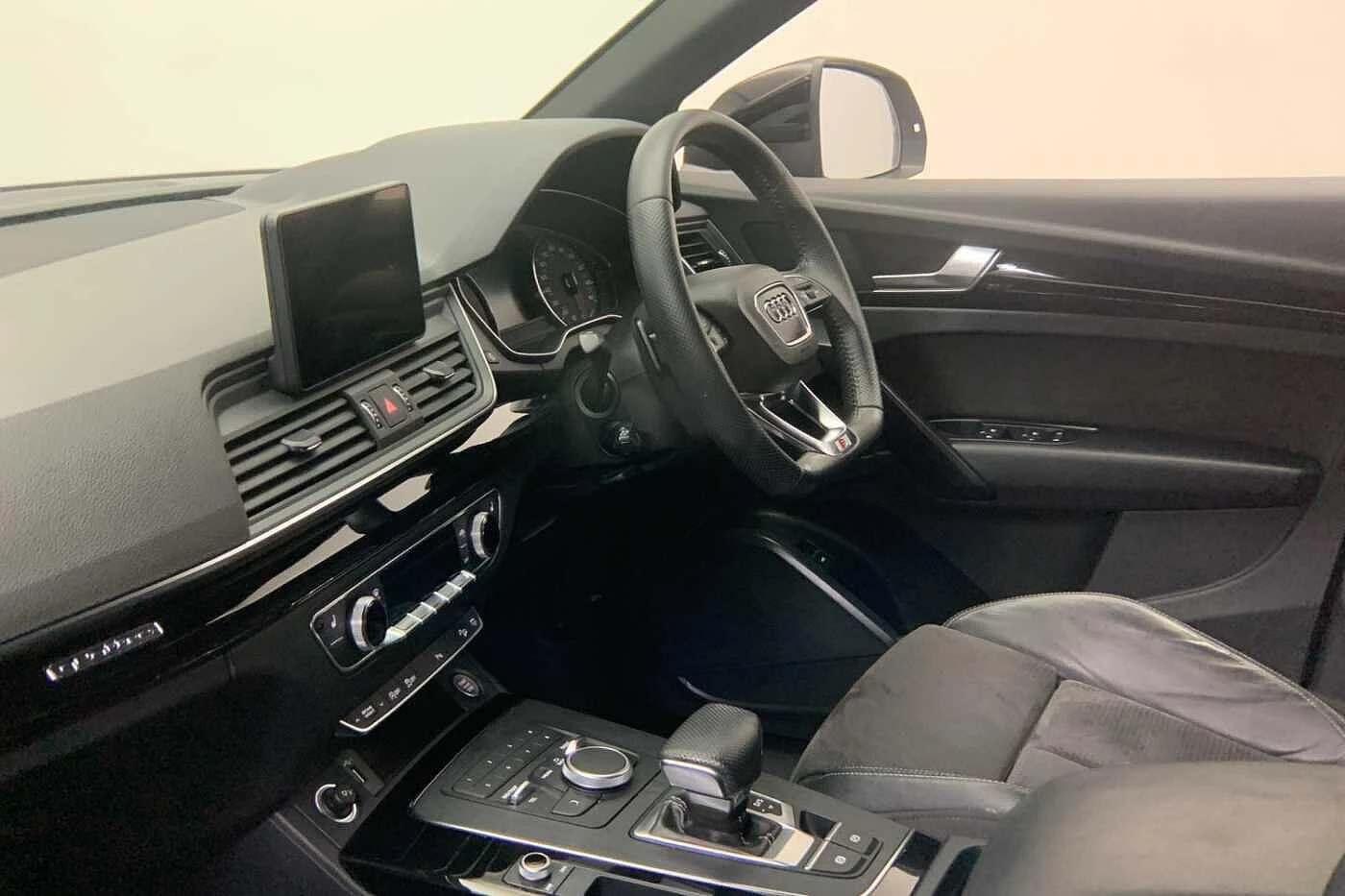 Audi-Q5-image-1