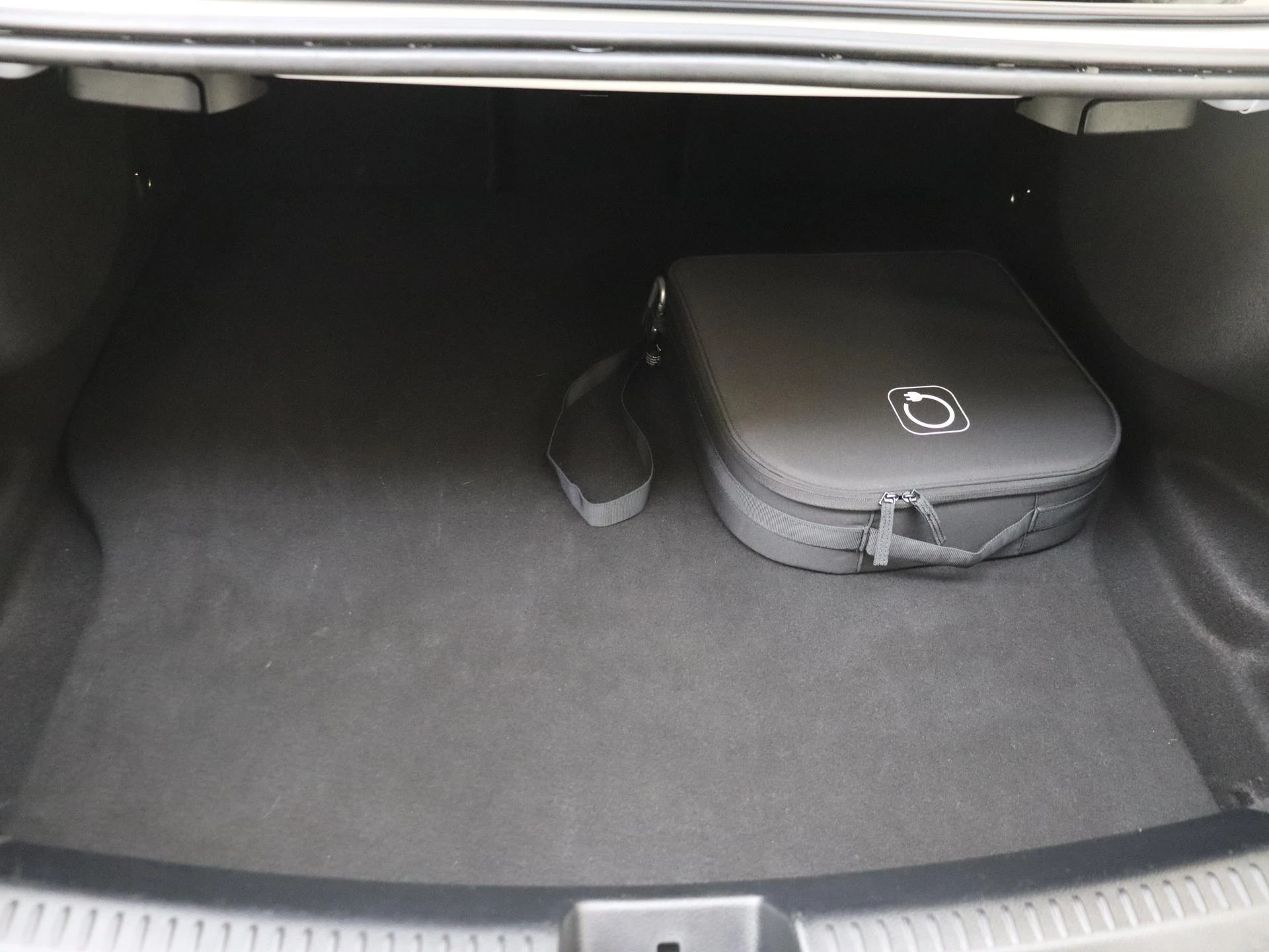 Mercedes-Benz CLA 250 e Business Solution AMG