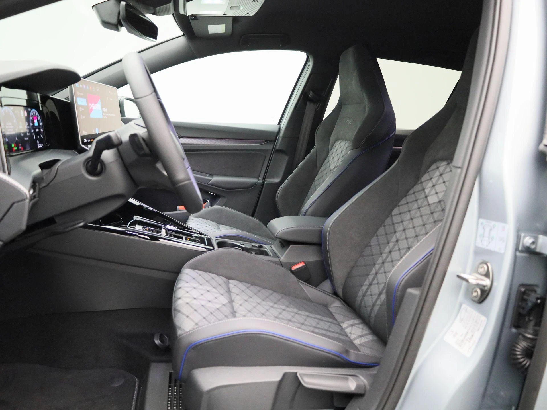Volkswagen Golf - 8