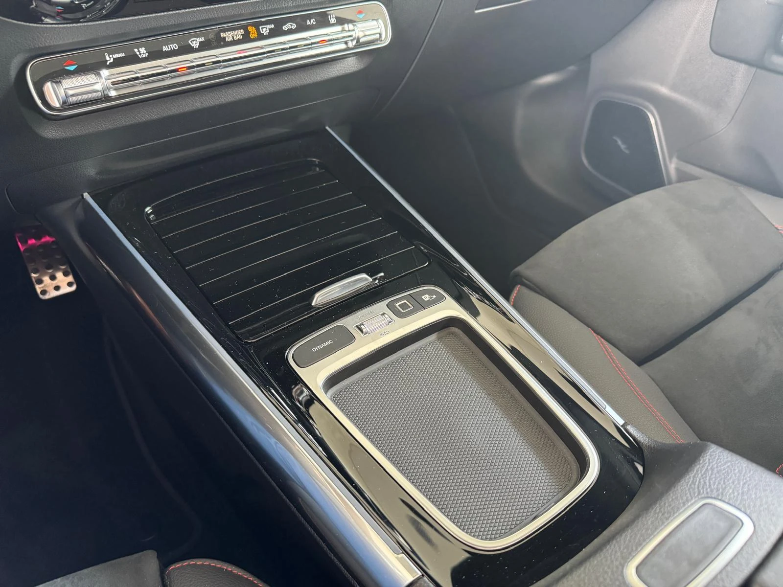Mercedes-Benz-EQA-image-18