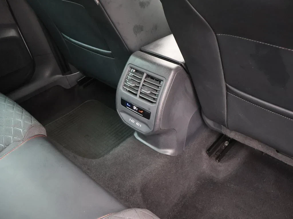 SEAT-Leon-image-13