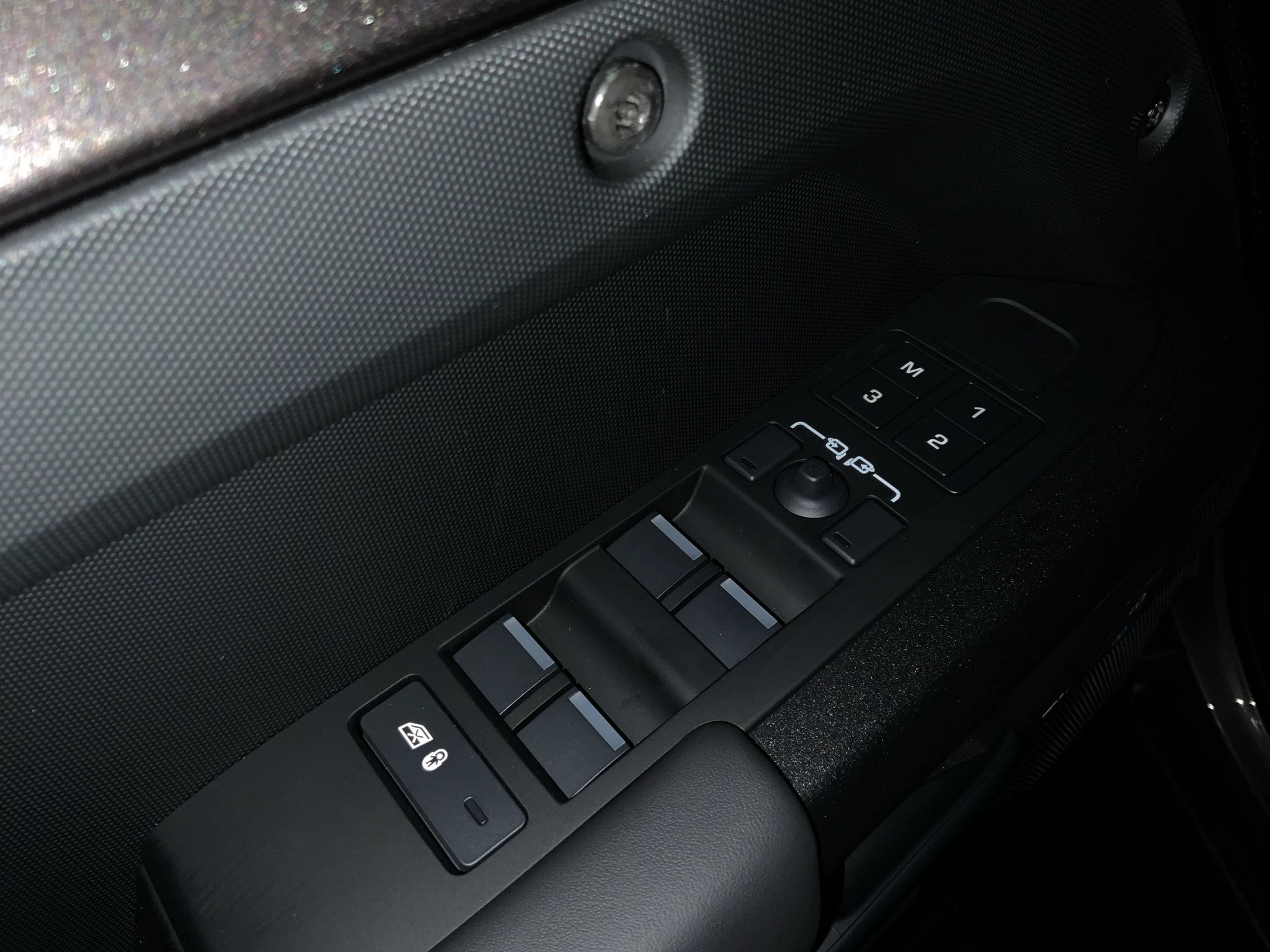 Land Rover-Defender-image-21