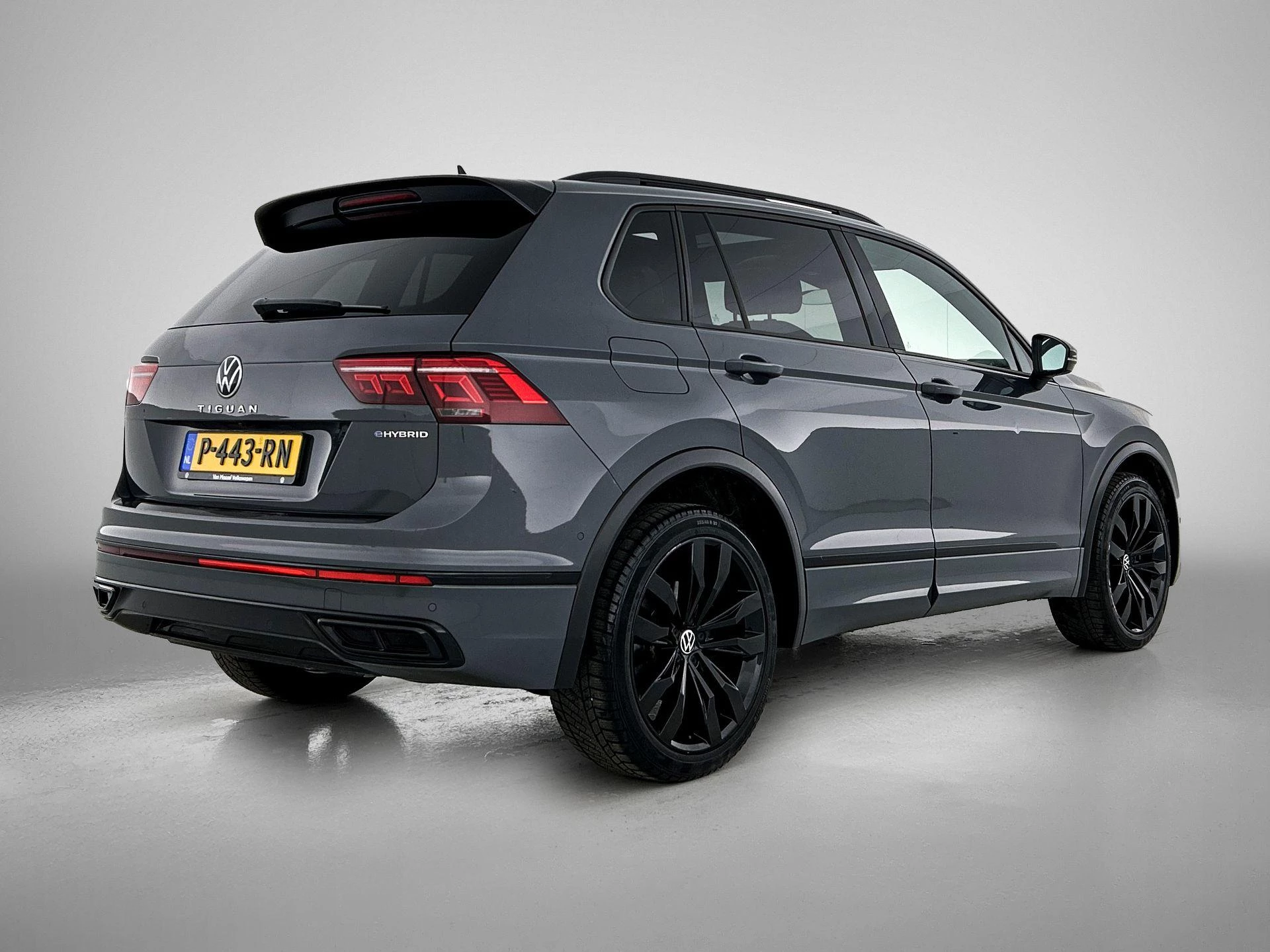 Volkswagen-Tiguan-image-3