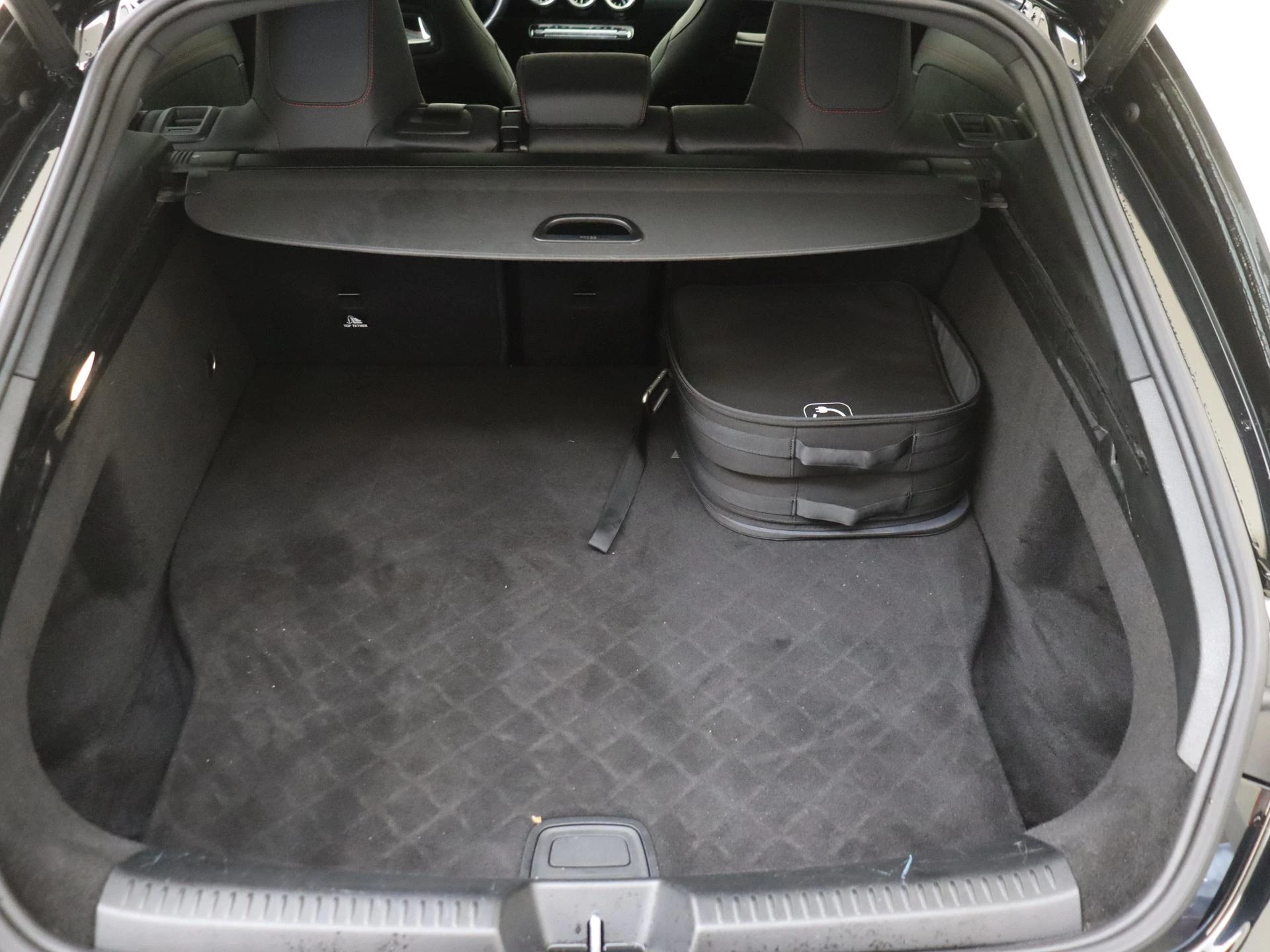 Mercedes-Benz-CLA-image-7