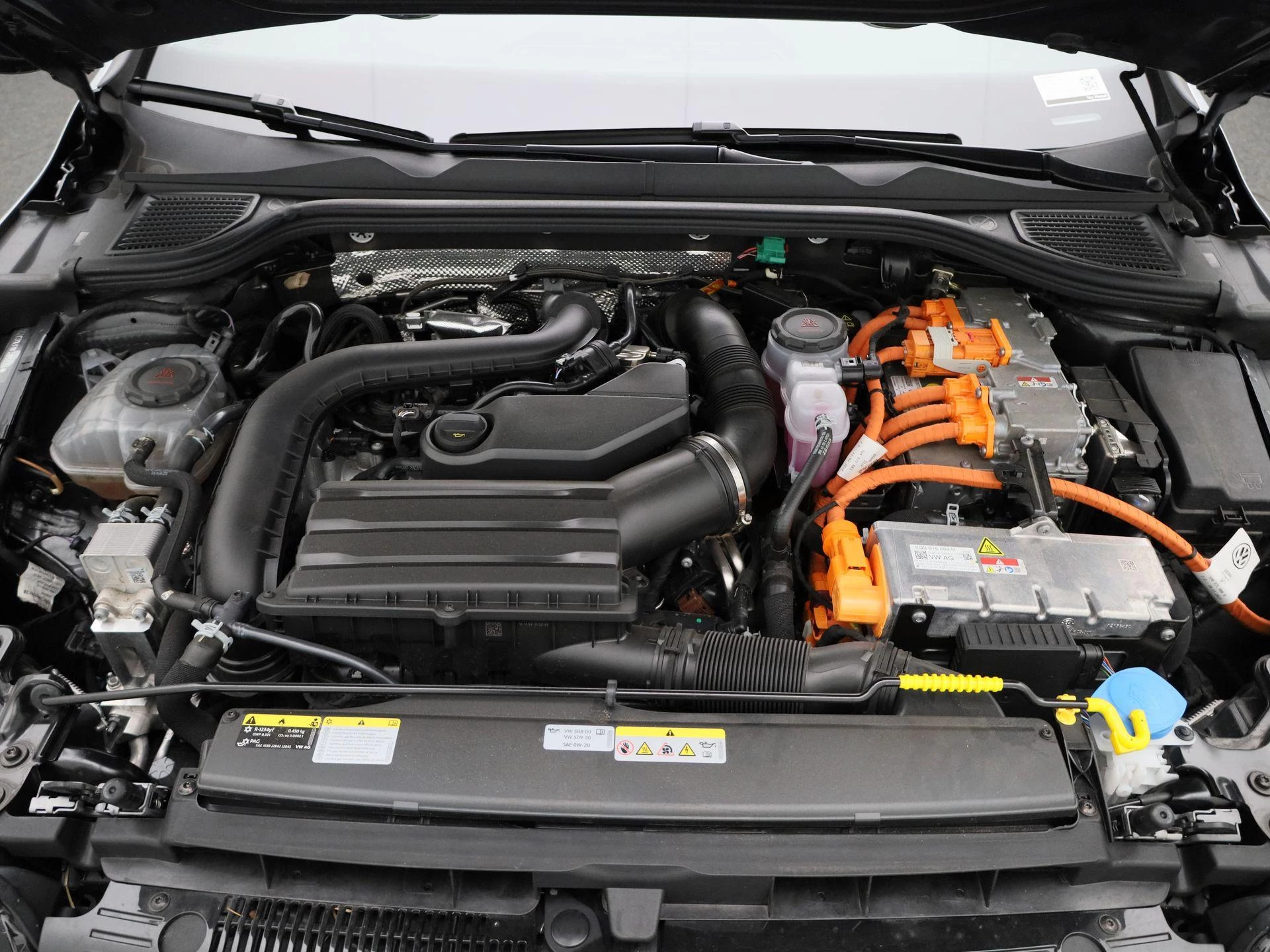 Volkswagen-Golf-image-29