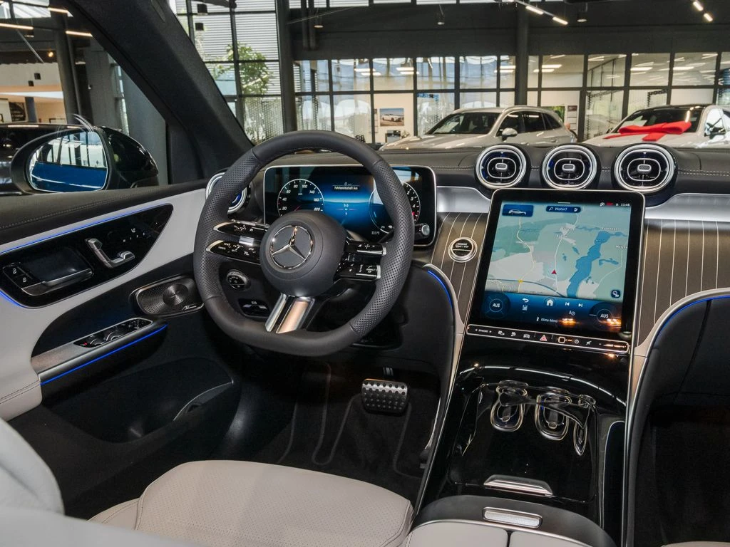 Mercedes-Benz-GLC 300 de-image-8