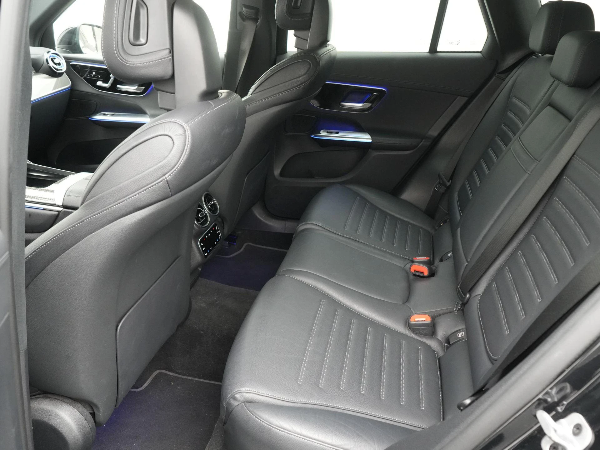 Mercedes-Benz-GLC-image-9