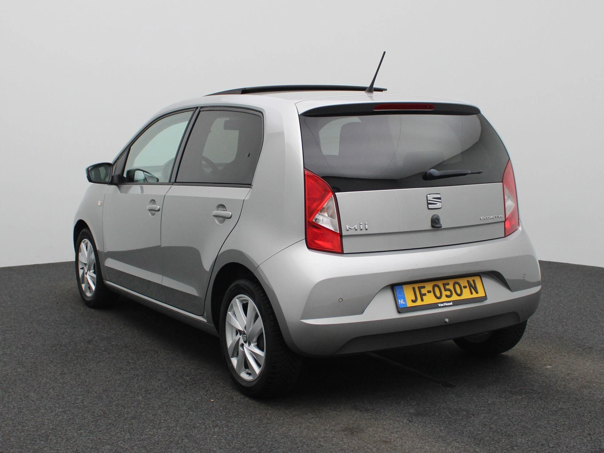 SEAT-Mii-image-1