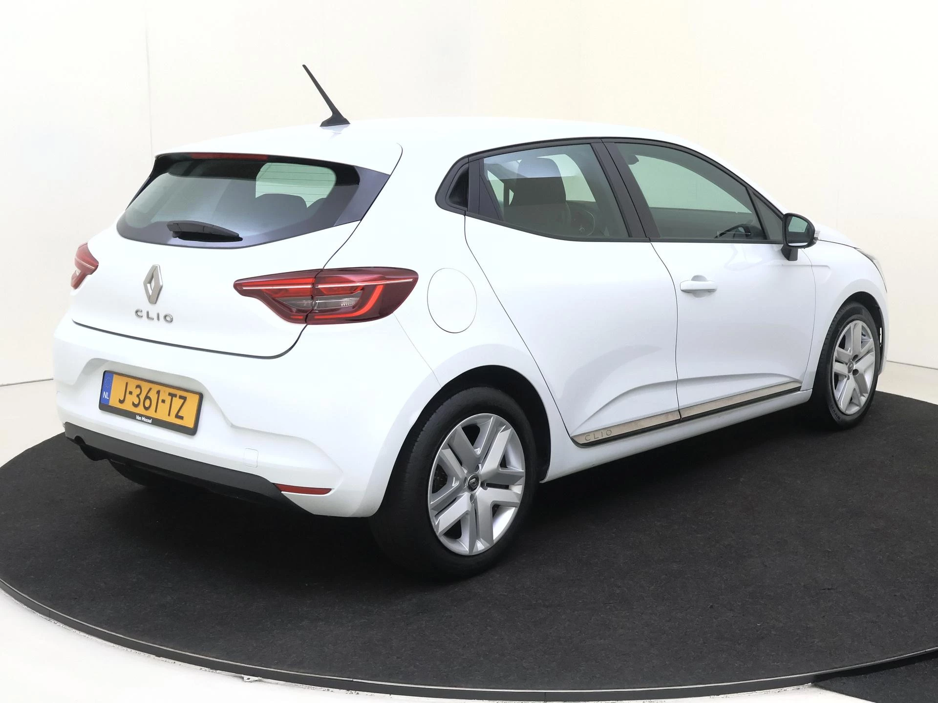 Renault-Clio-image-3