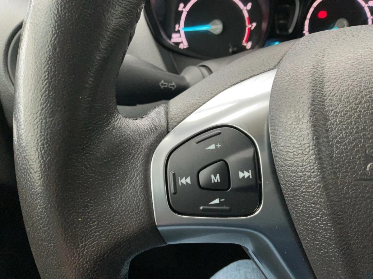 Ford-Transit Courier-image-18