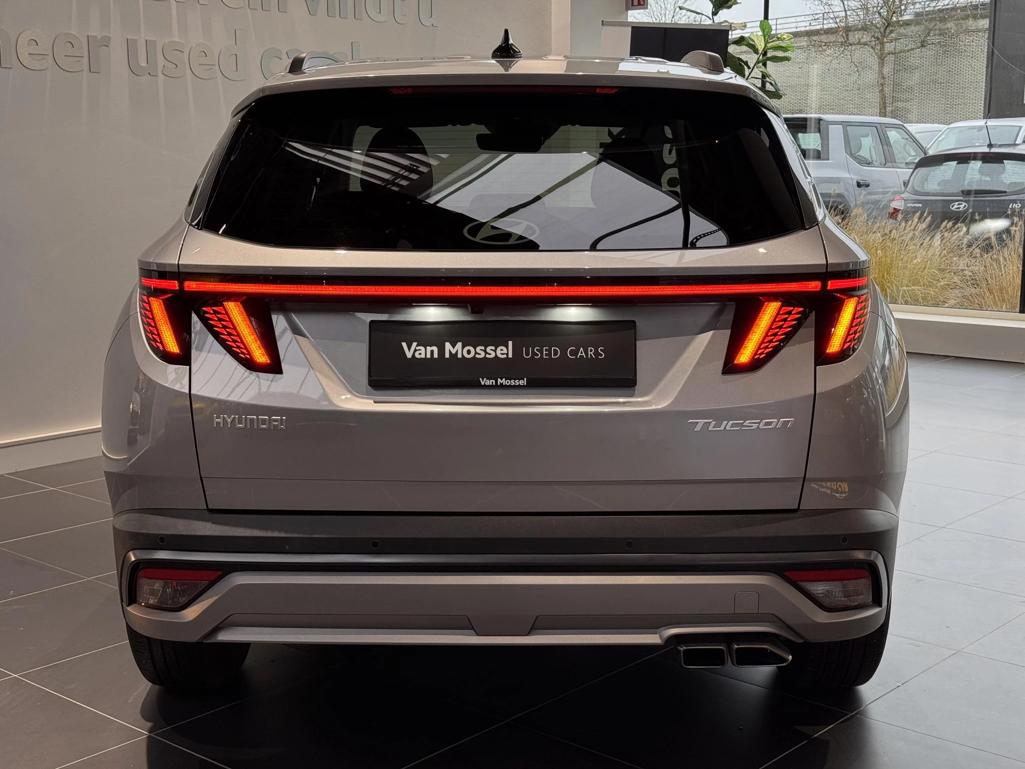 Hyundai-Tucson Hybrid-image-3