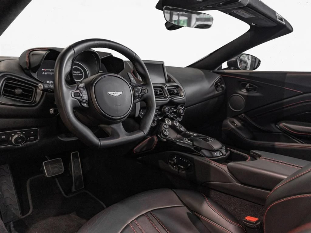 Aston Martin-V8 Vantage-image-3