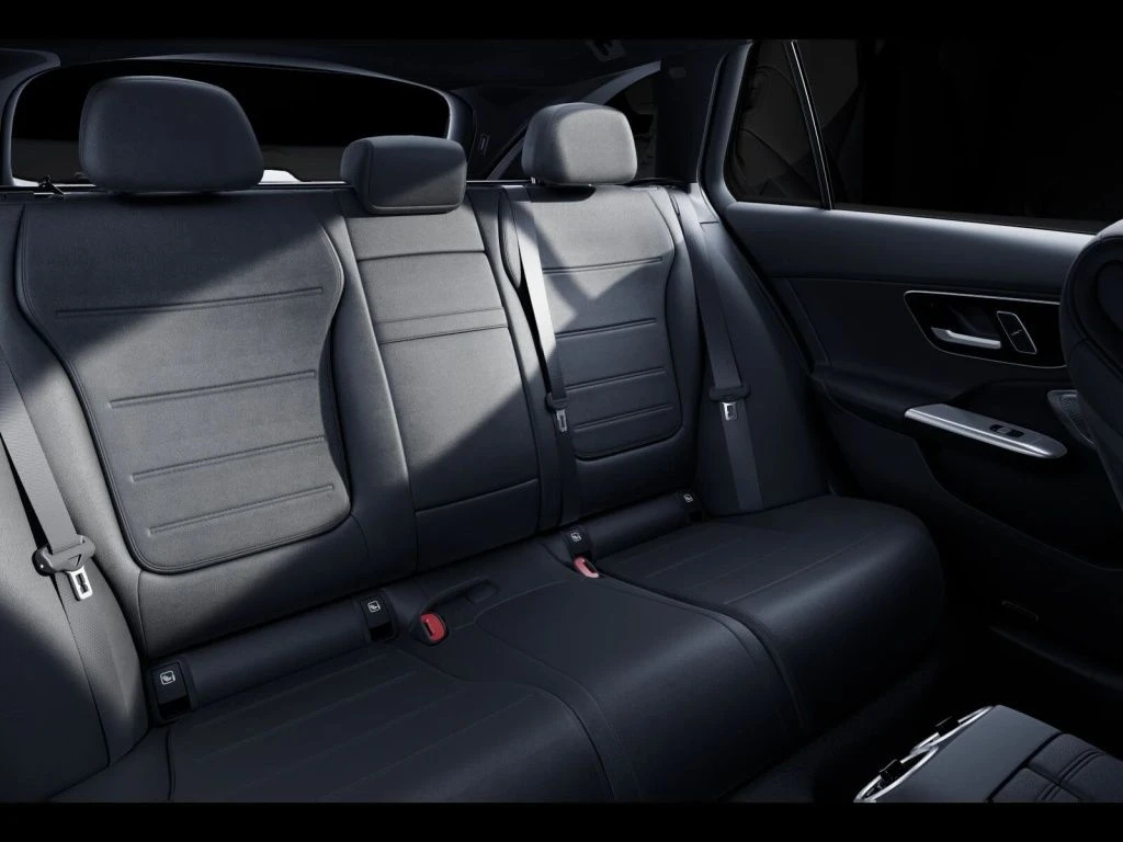 Mercedes-Benz-C-Klasse 220 d-image-11