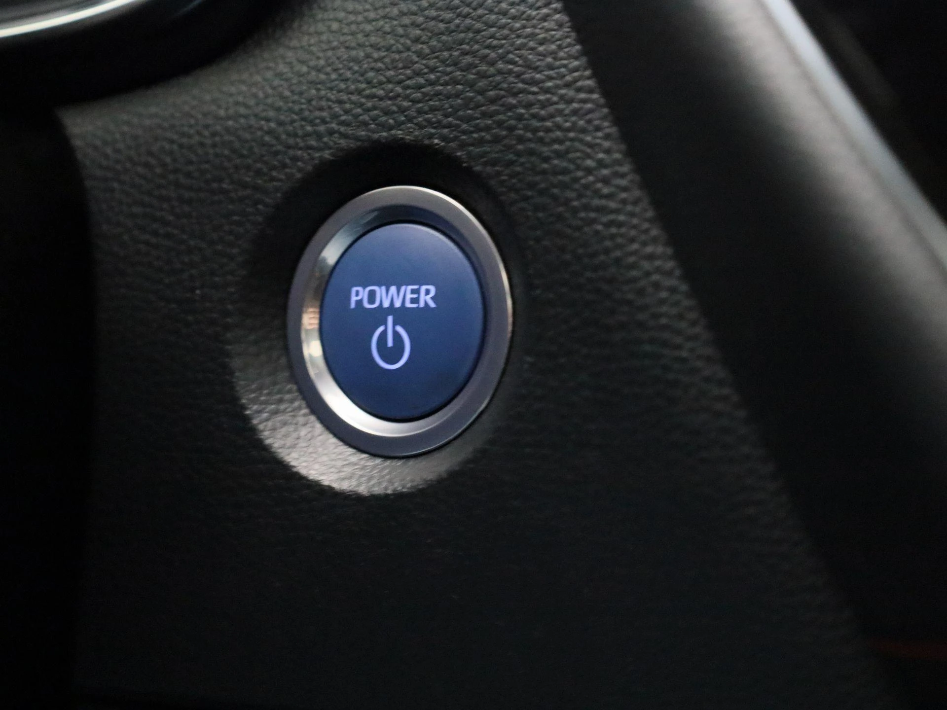Toyota-Corolla Touring Sports-image-24