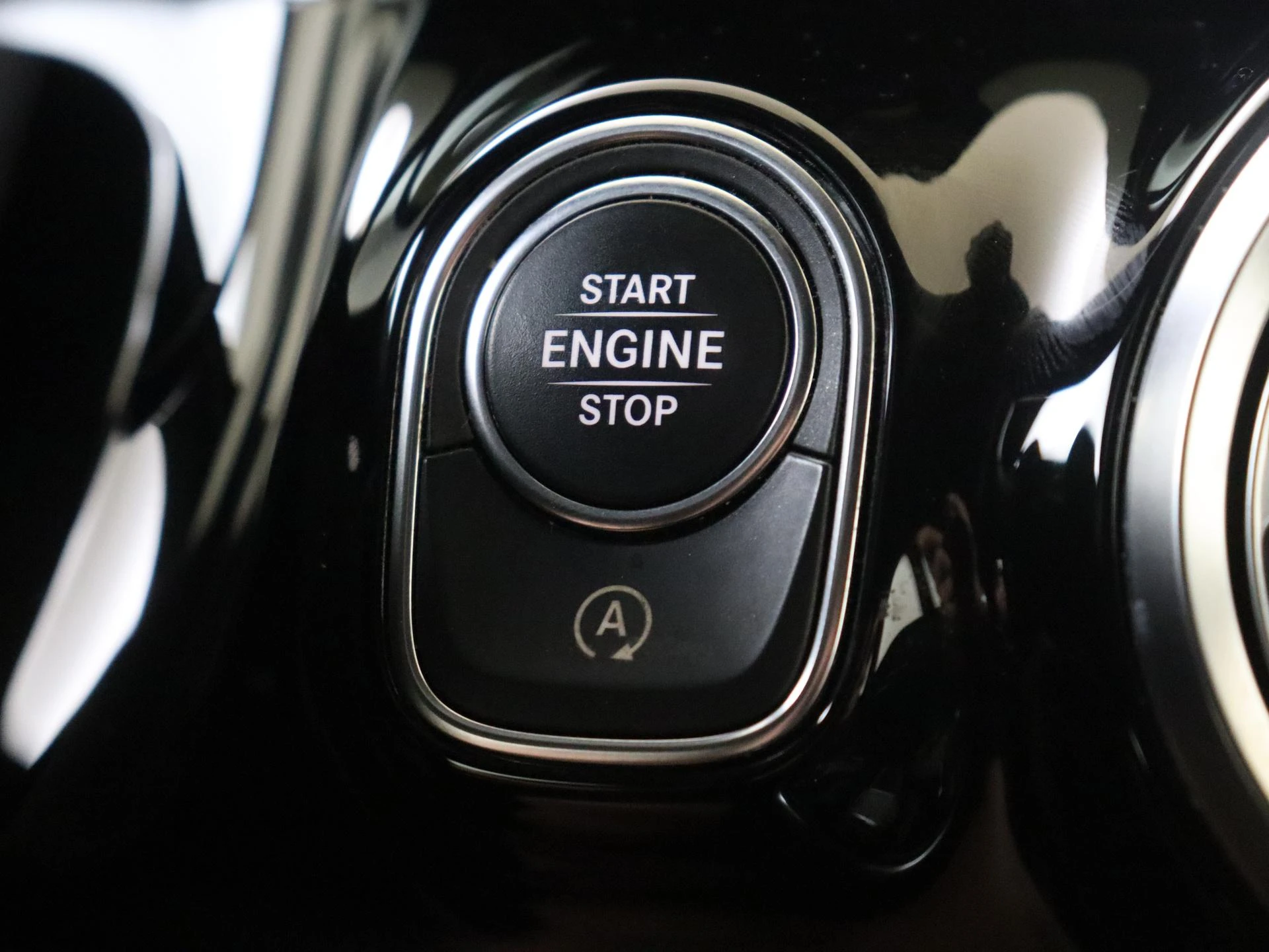 Mercedes-Benz-GLA-image-22