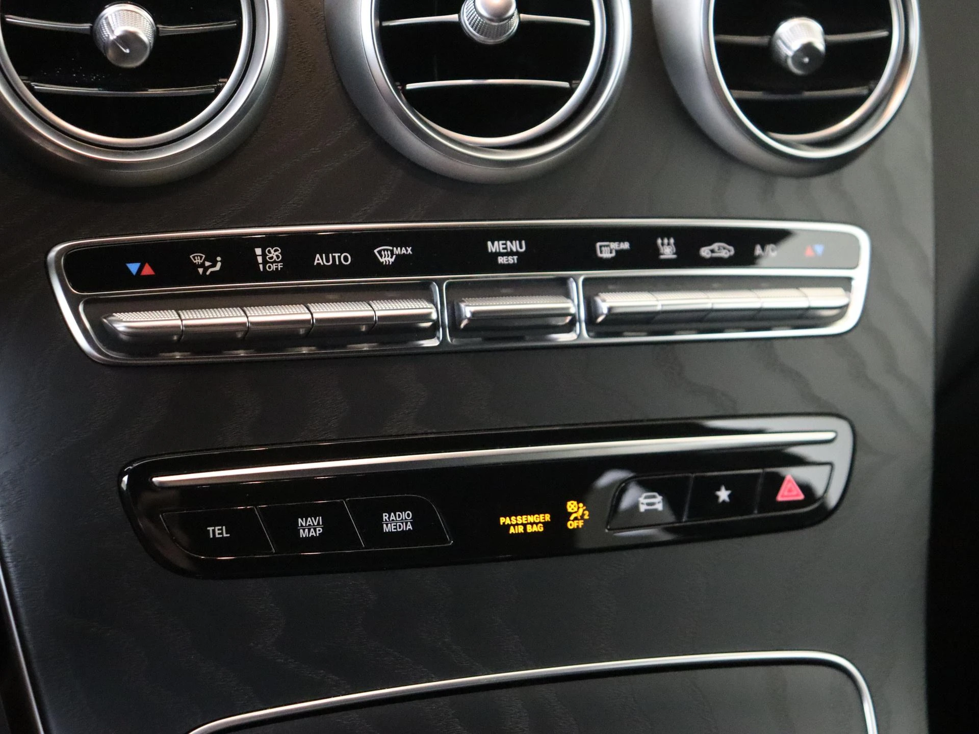 Mercedes-Benz-GLC-image-19