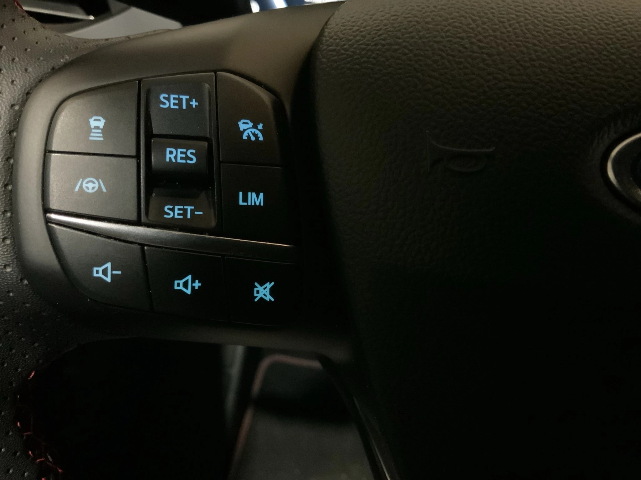 Ford Focus ST-Line X Turnier Aut.*AHK*ACC*HUD*KAM*NAVI*WINTER-PKT.