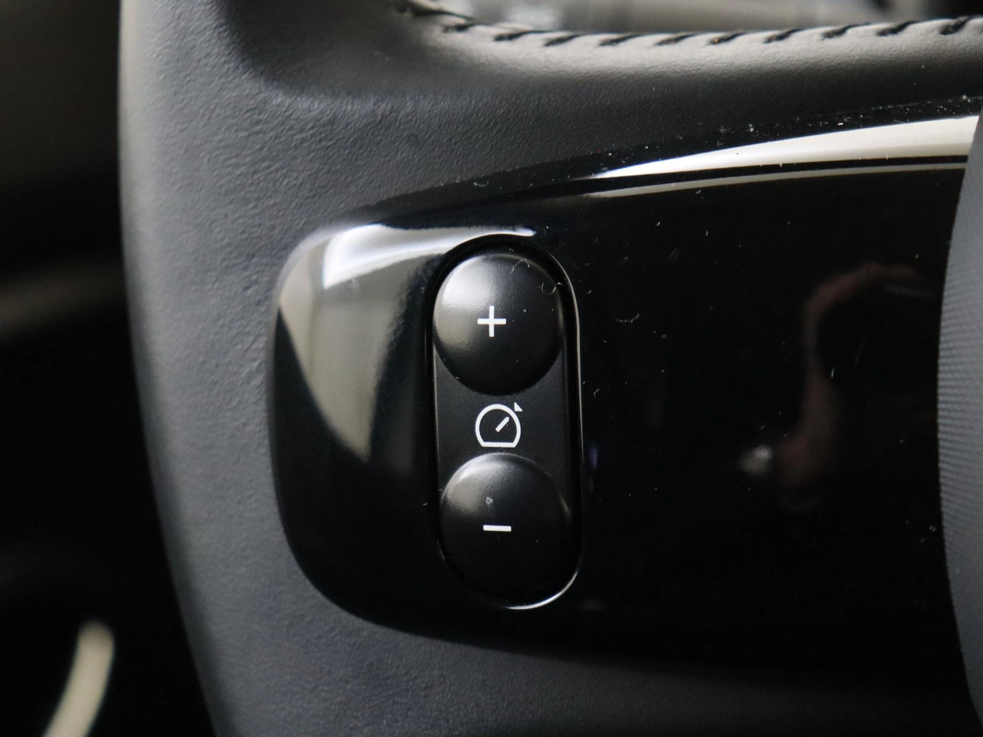 Renault-Twingo-image-12