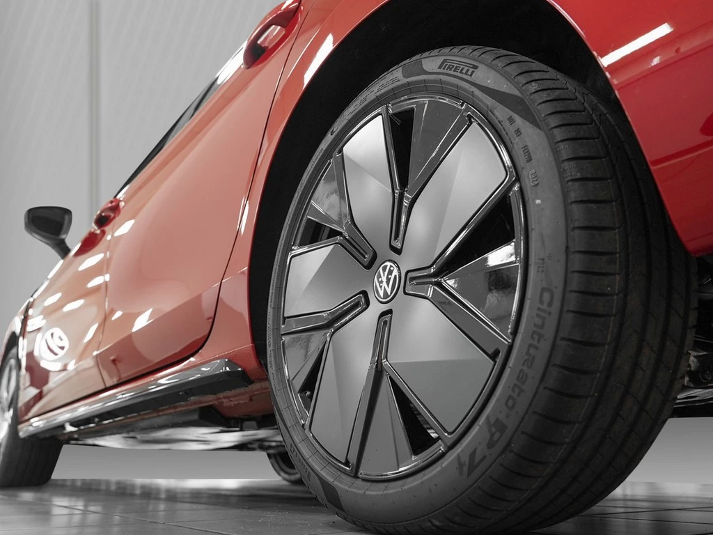 Volkswagen Passat R-Line 0,5% eHybrid BlackStyle AHK elHeck