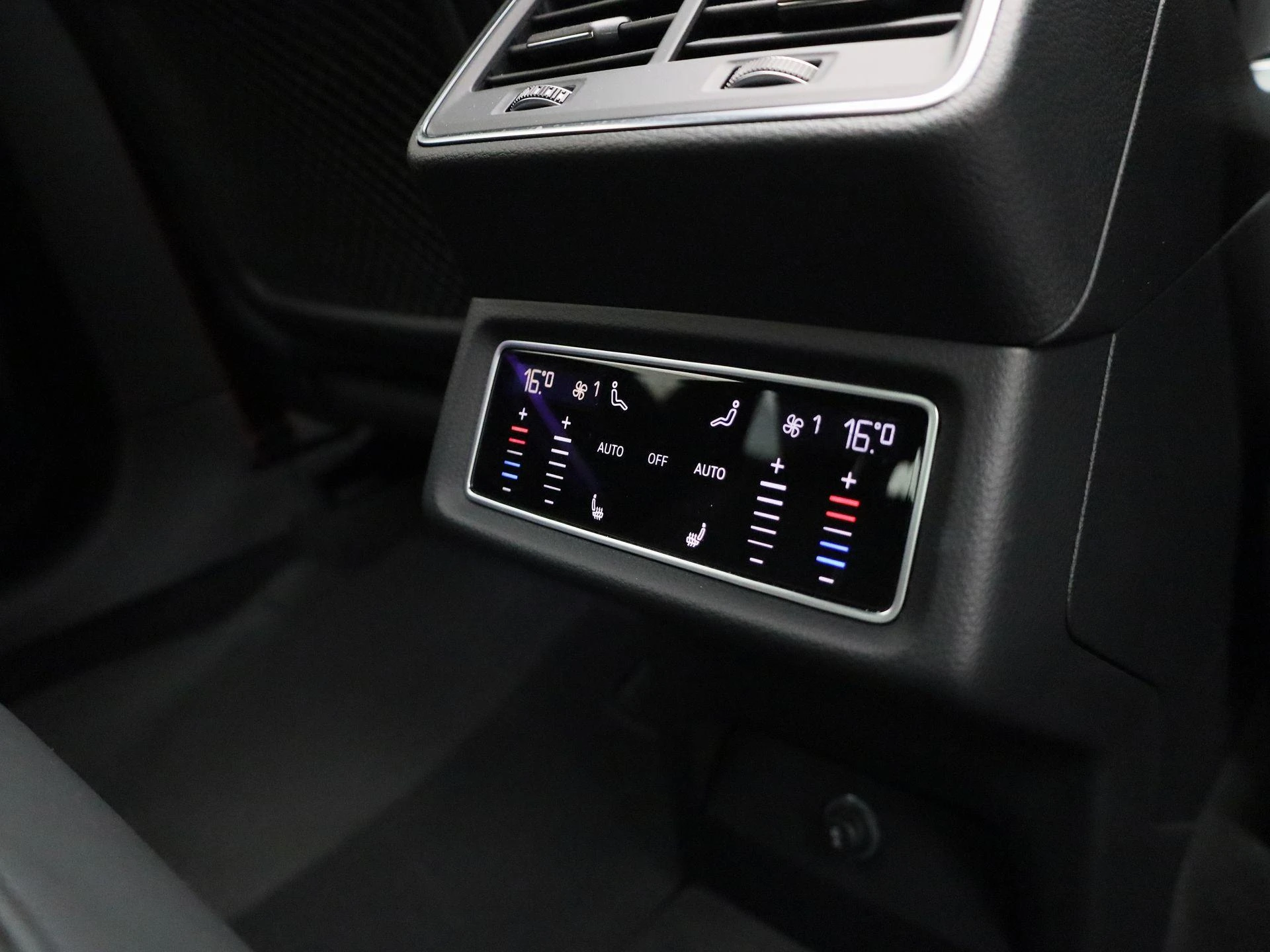 Audi-Q8 Sportback e-tron-image-45