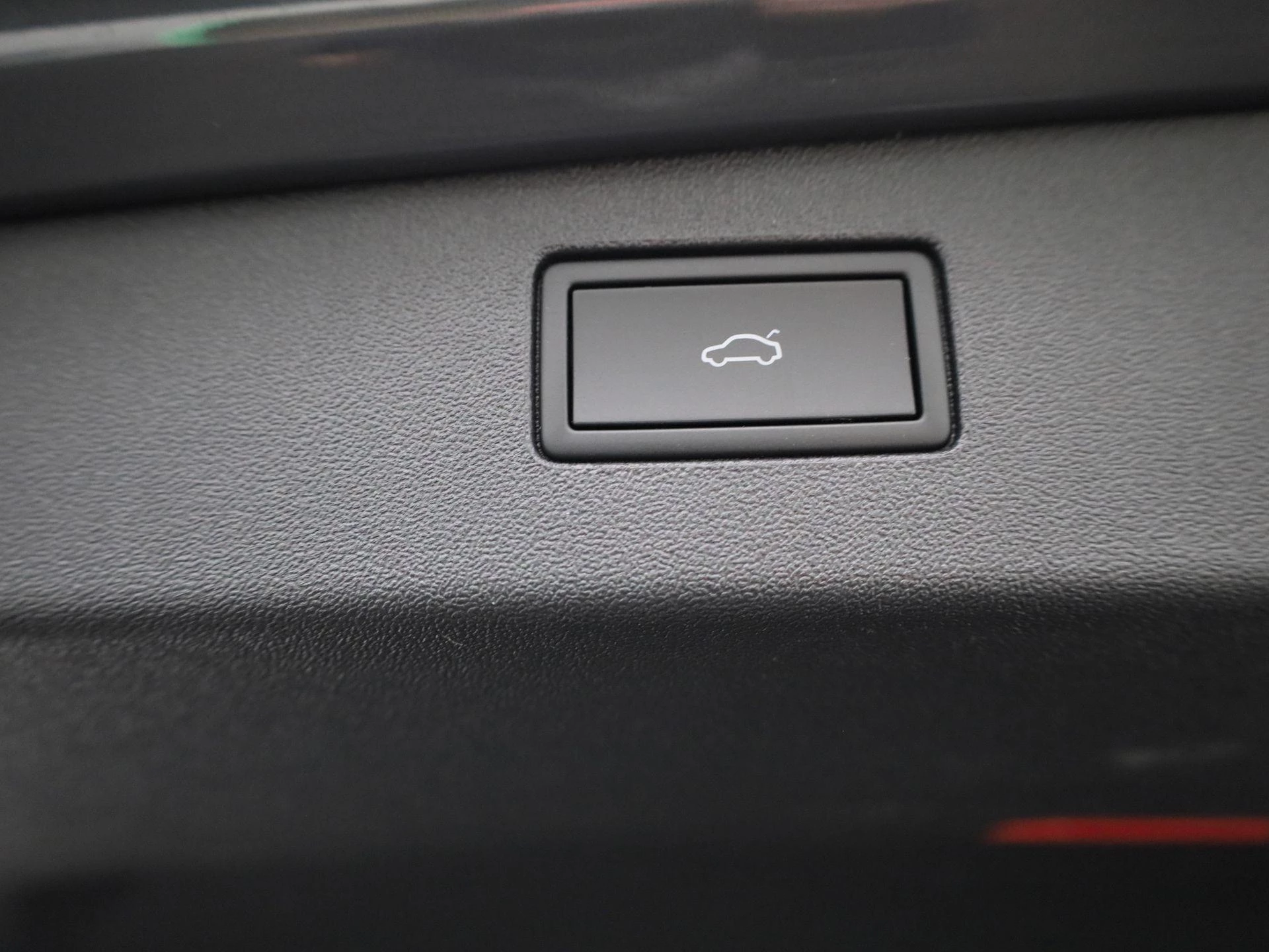 Volkswagen-Tiguan-image-11