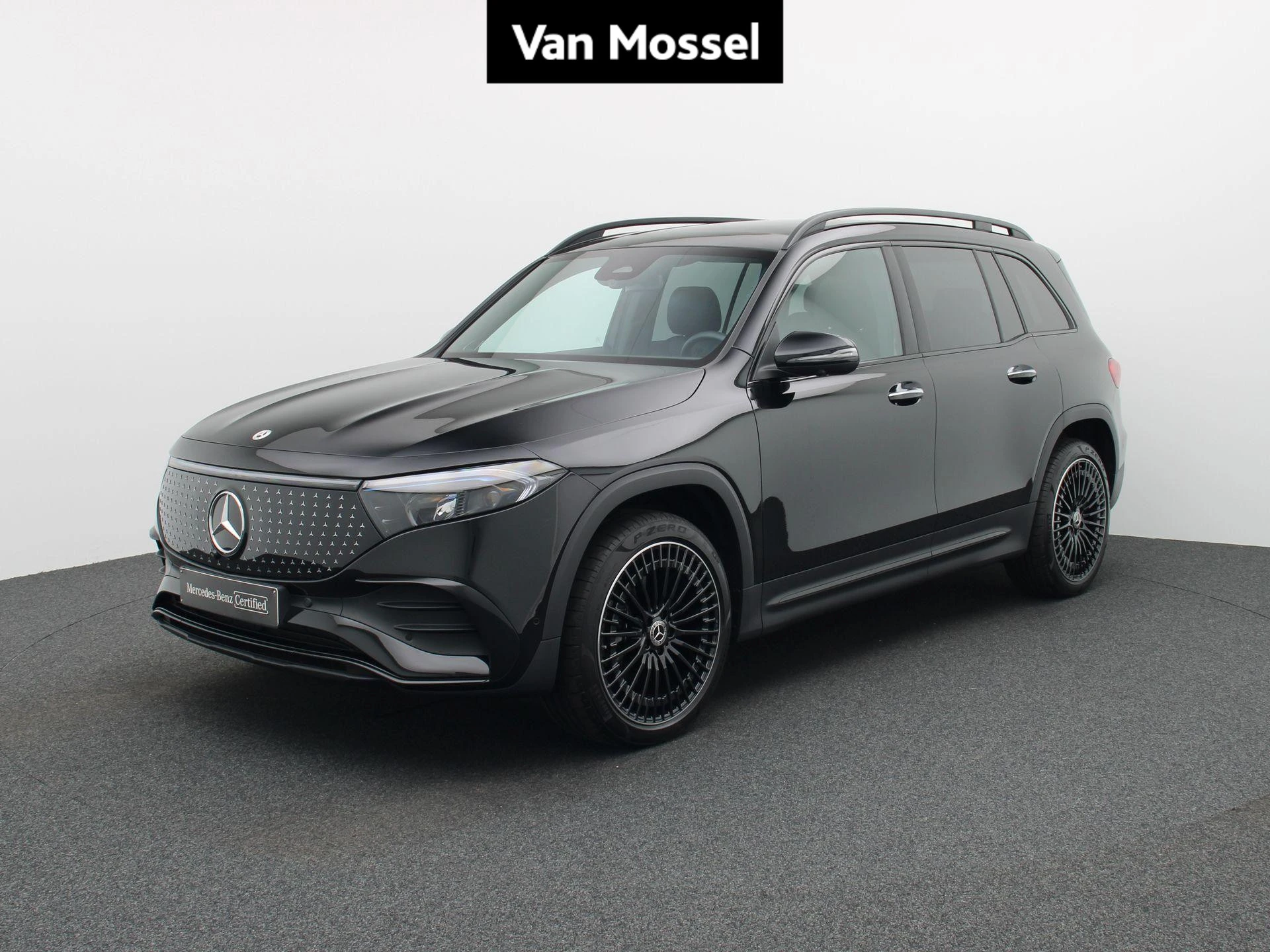 Mercedes-Benz-EQB-image-0