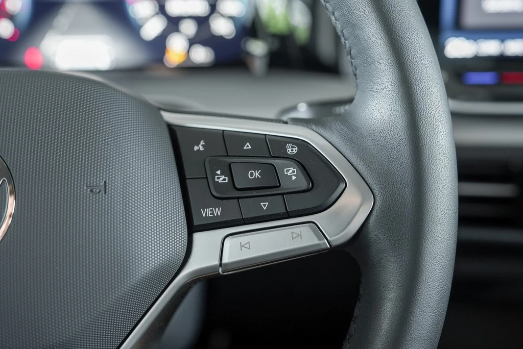 Volkswagen-Golf-image-15
