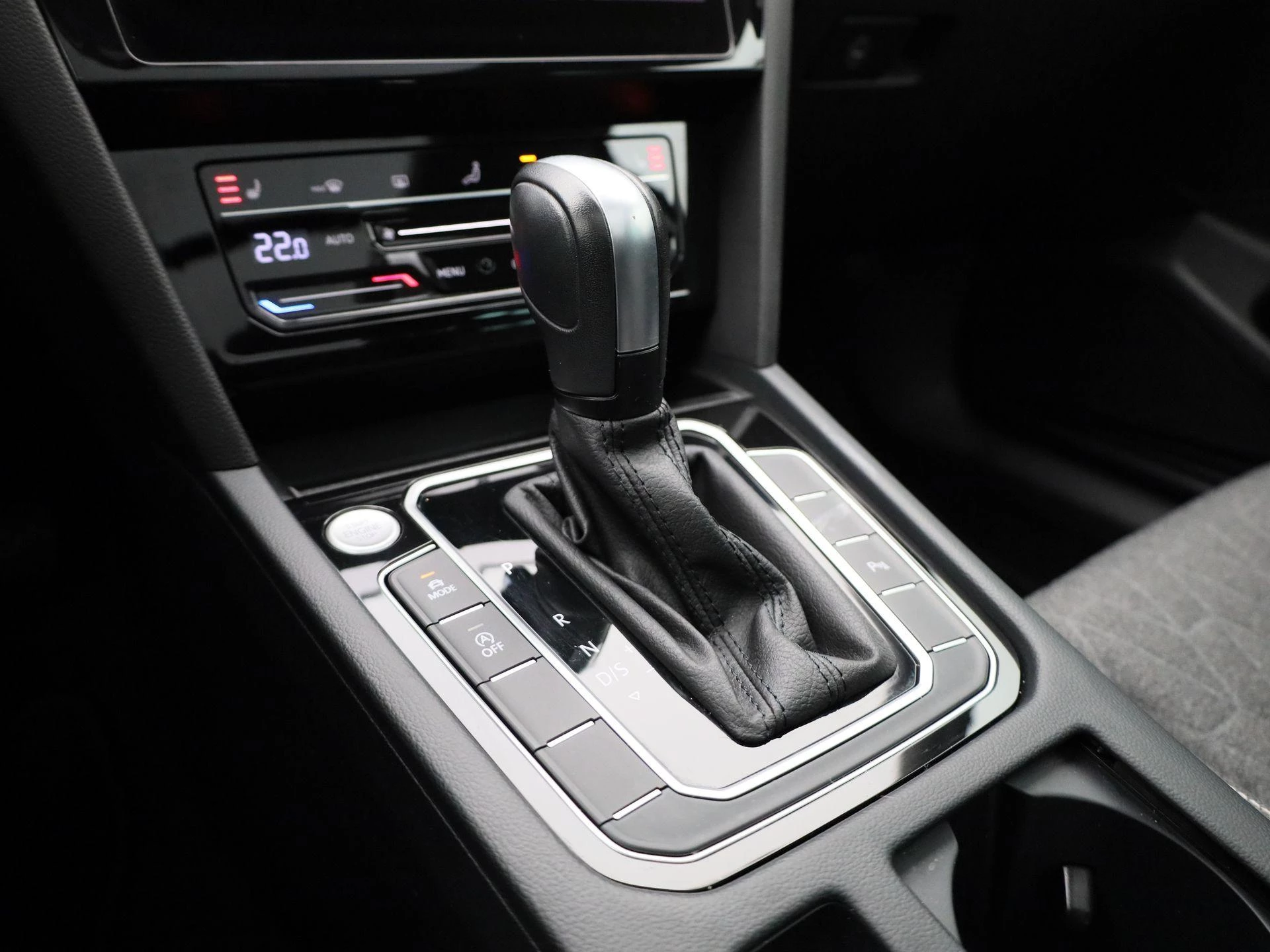 Volkswagen-Passat-image-24