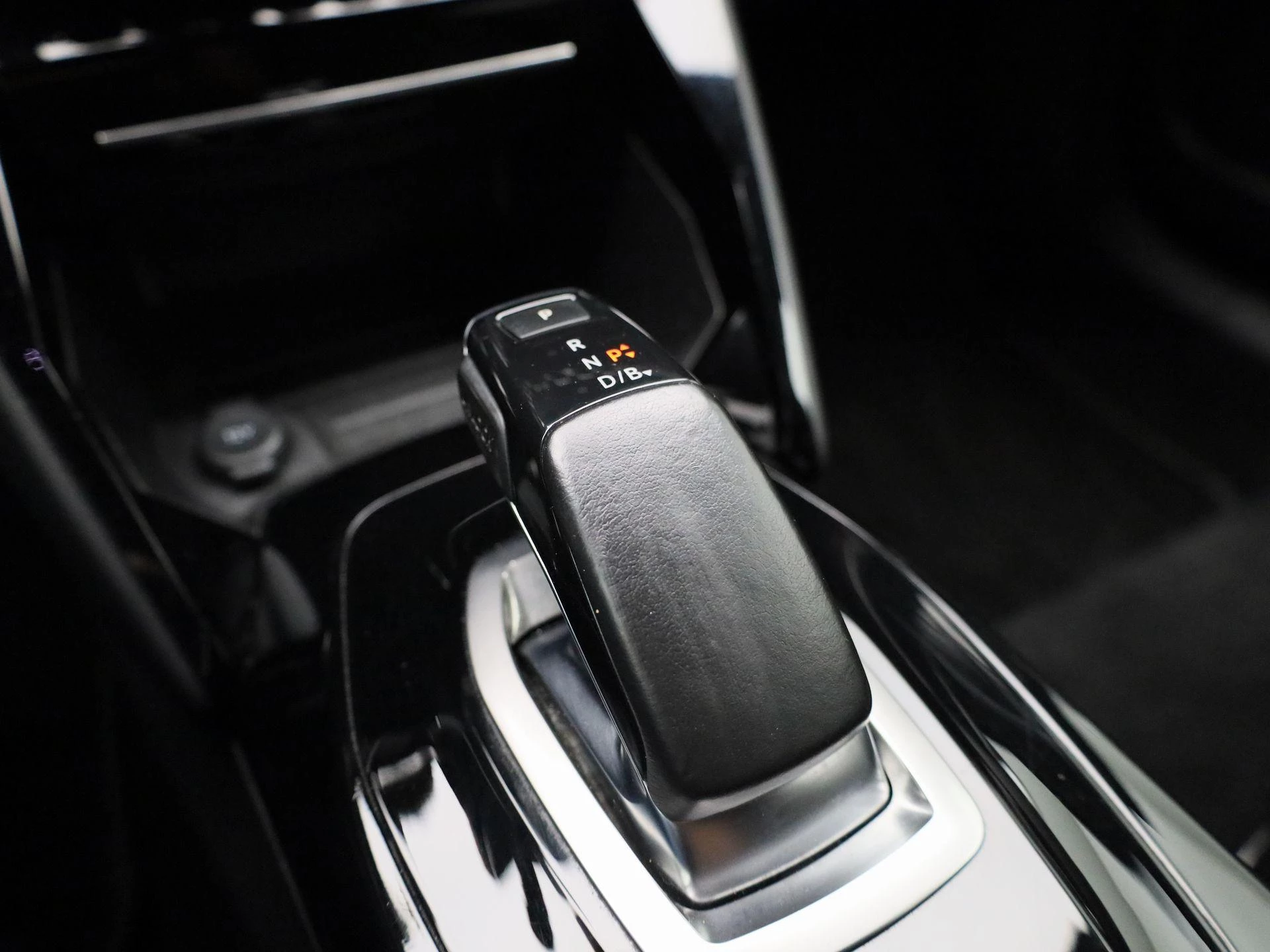Peugeot e-2008 EV GT 50 kWh