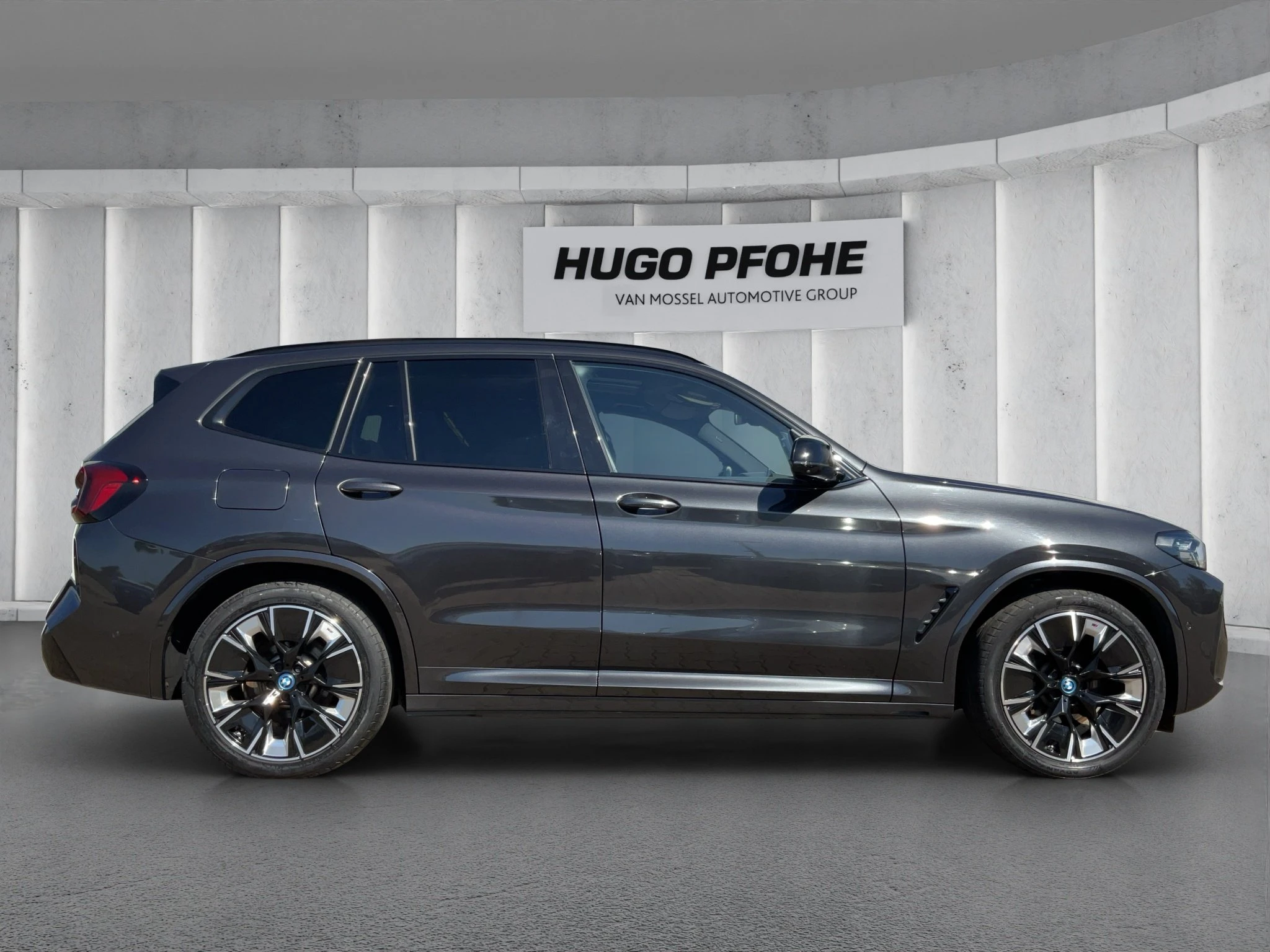 BMW-iX3-image-5