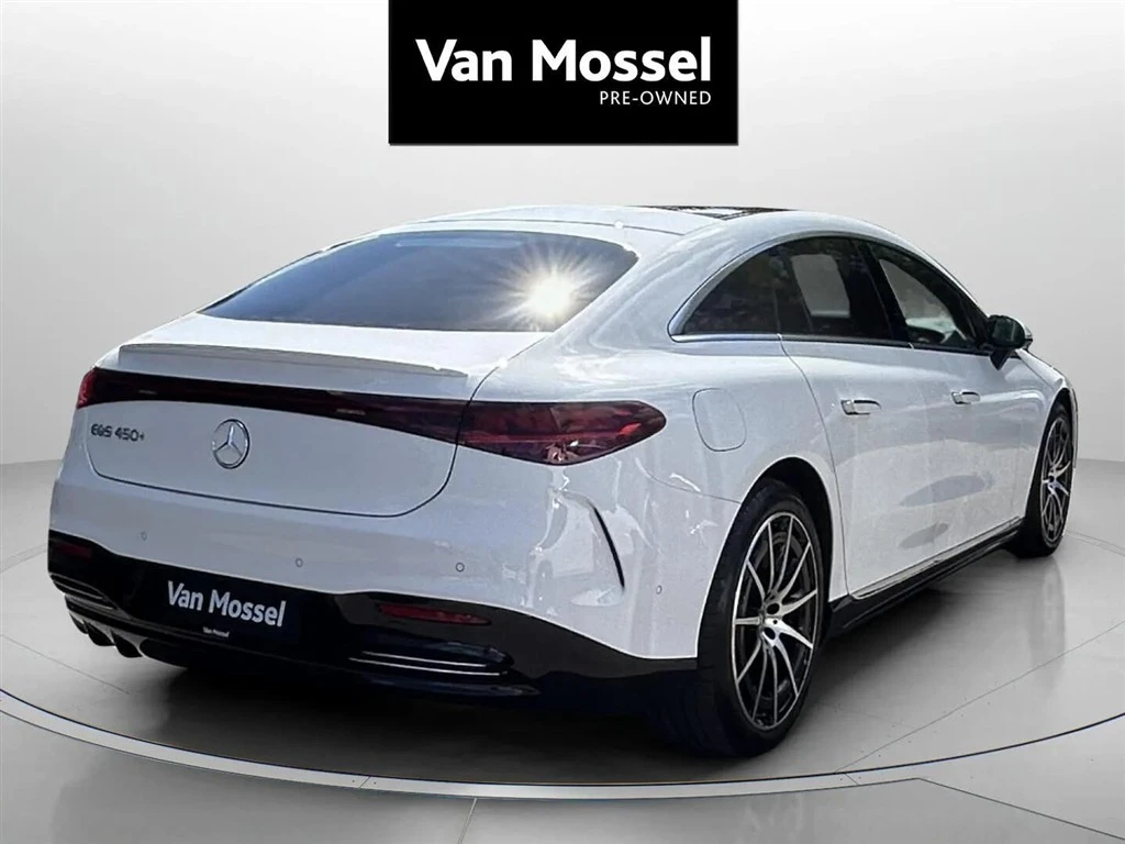 Mercedes-Benz-EQS-image-4