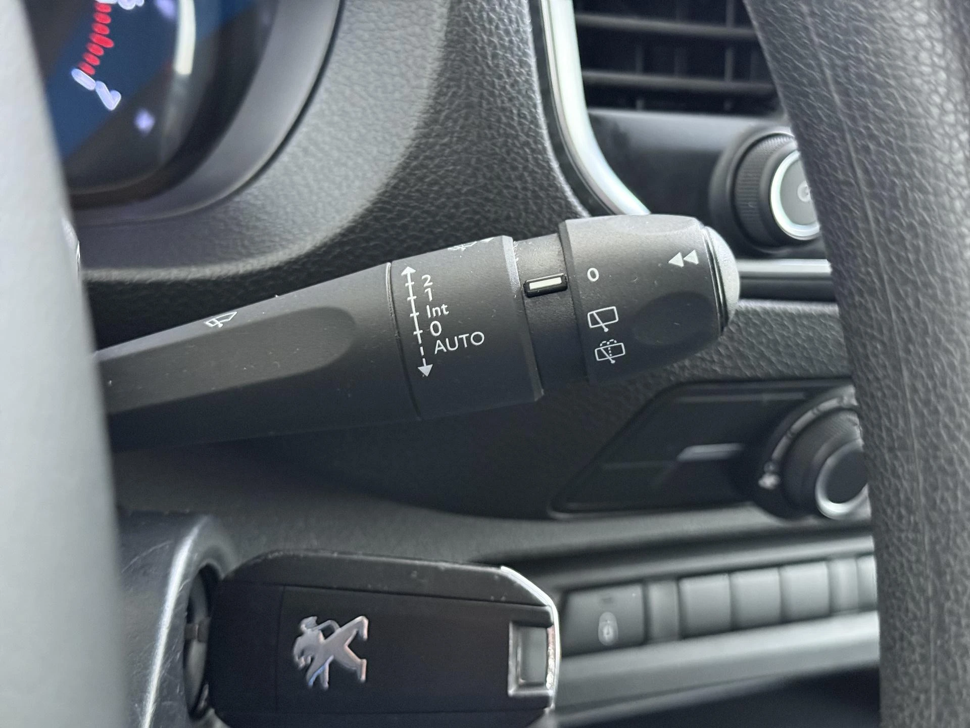 Peugeot-Expert-image-22